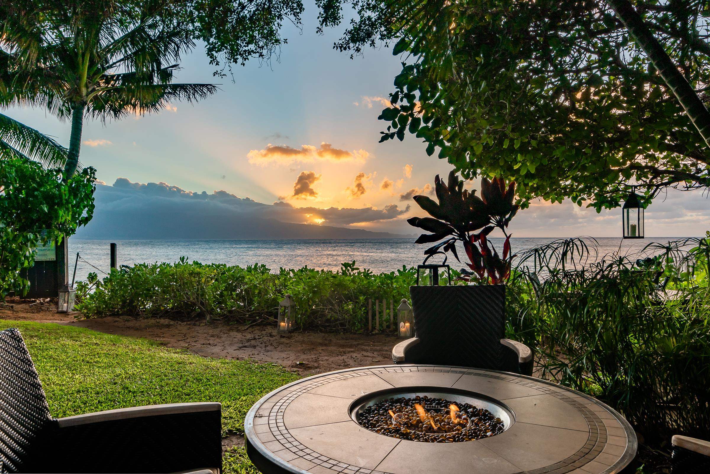 23 Nalu Pl , Paia house for sale Beachfront living! Spreckelsville