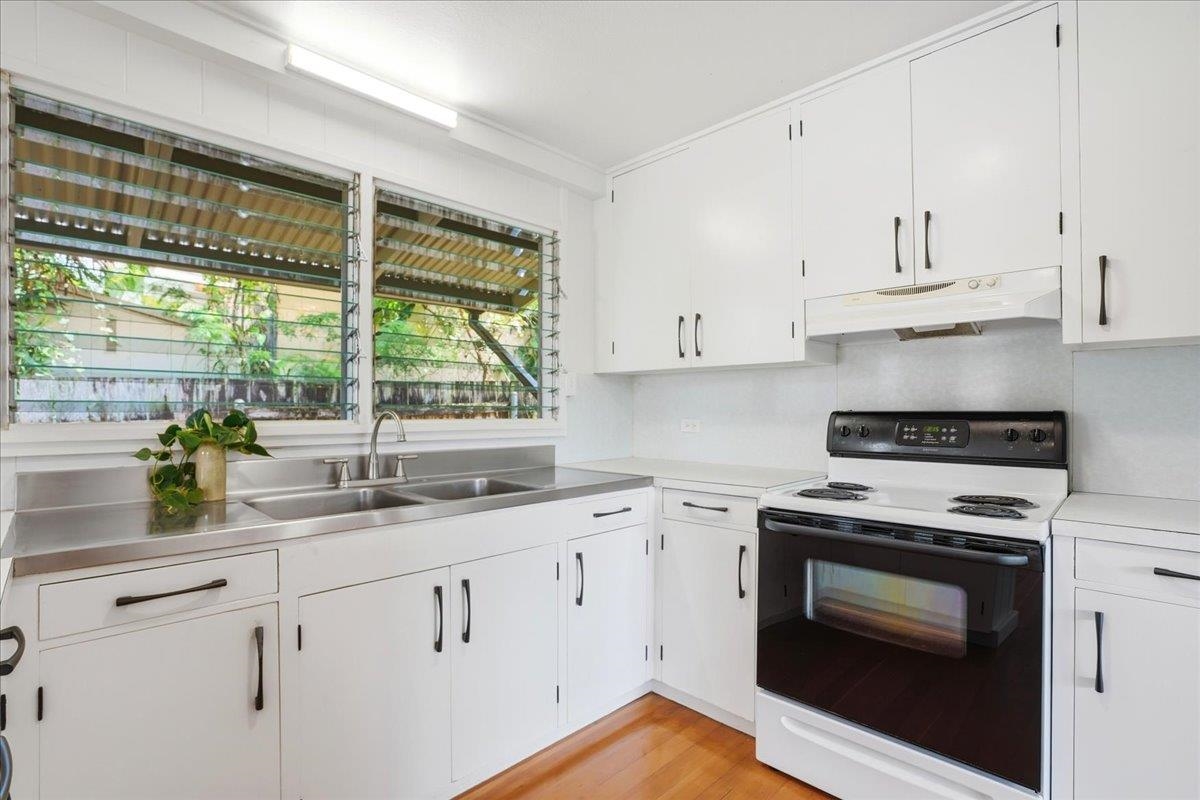 2301  Vineyard St Vineyard, Wailuku home - photo 12 of 37