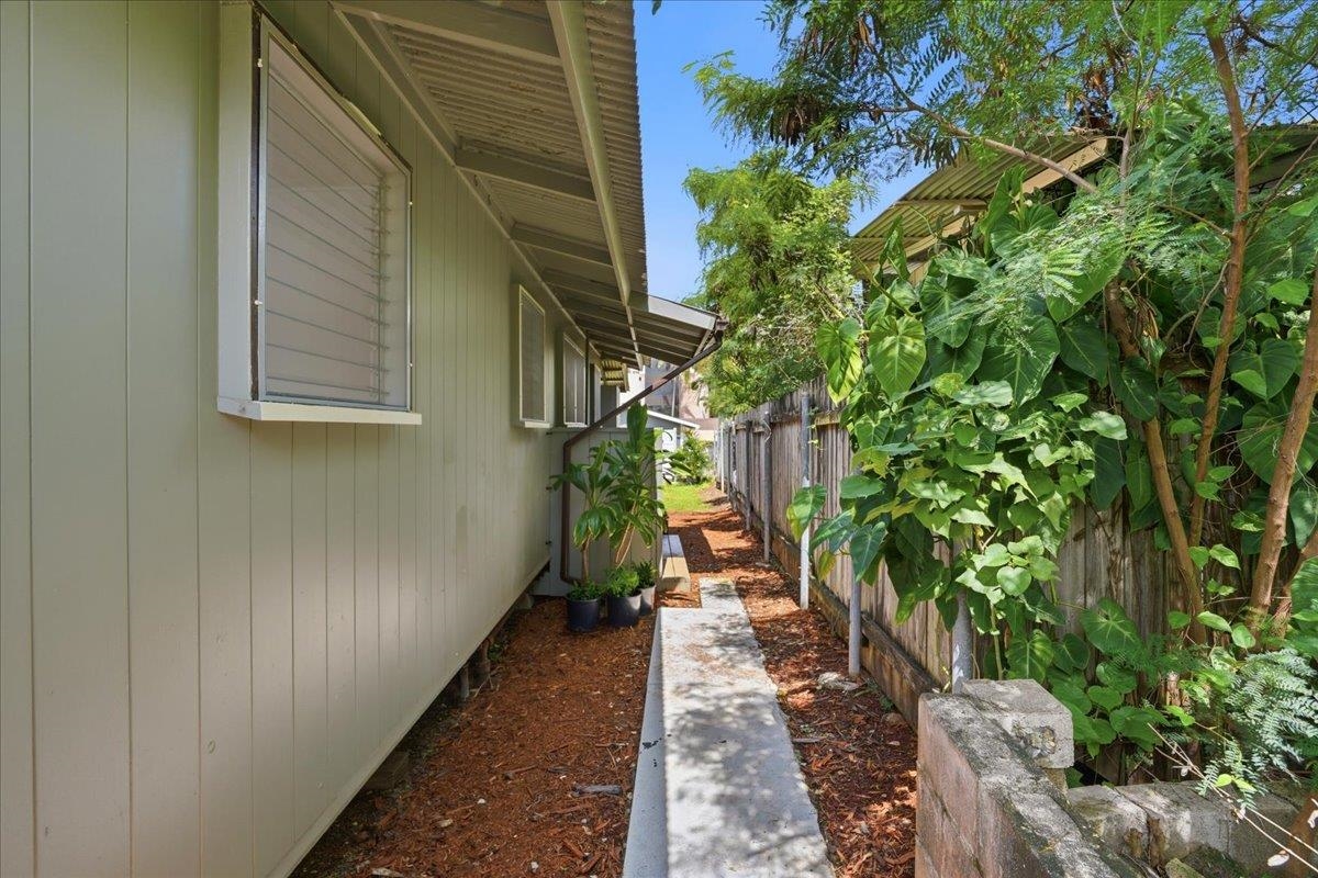 2301  Vineyard St Vineyard, Wailuku home - photo 29 of 37