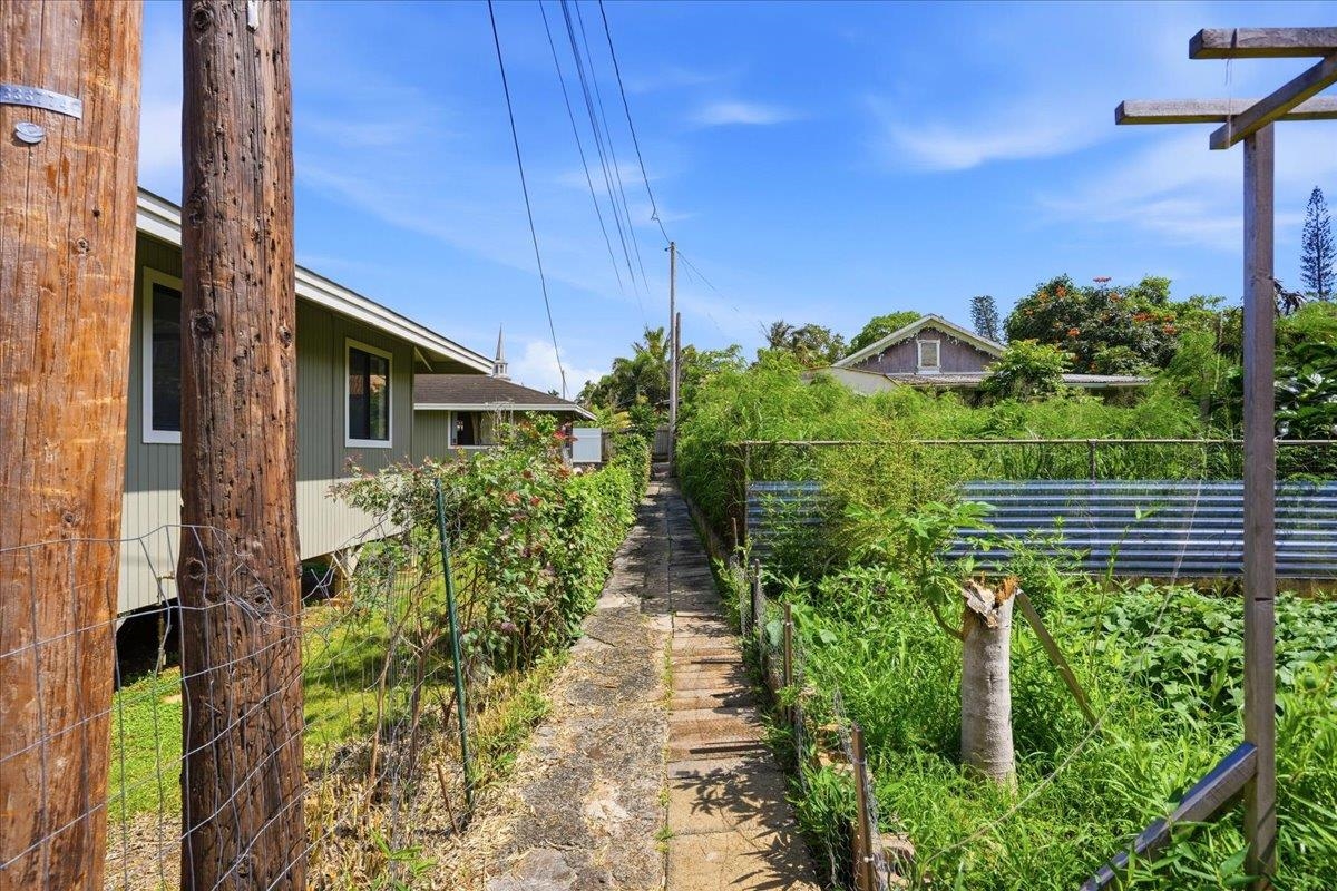 2301  Vineyard St Vineyard, Wailuku home - photo 32 of 37
