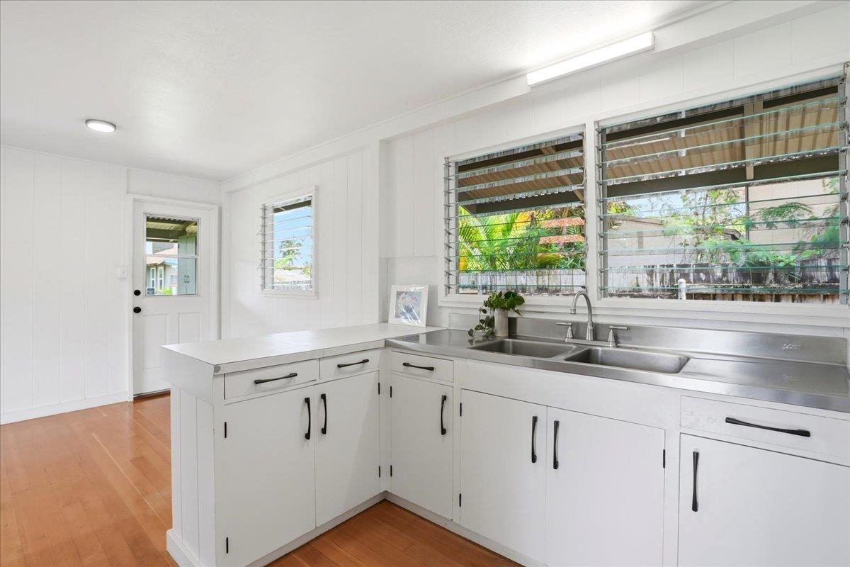 2301  Vineyard St Vineyard, Wailuku home - photo 7 of 37