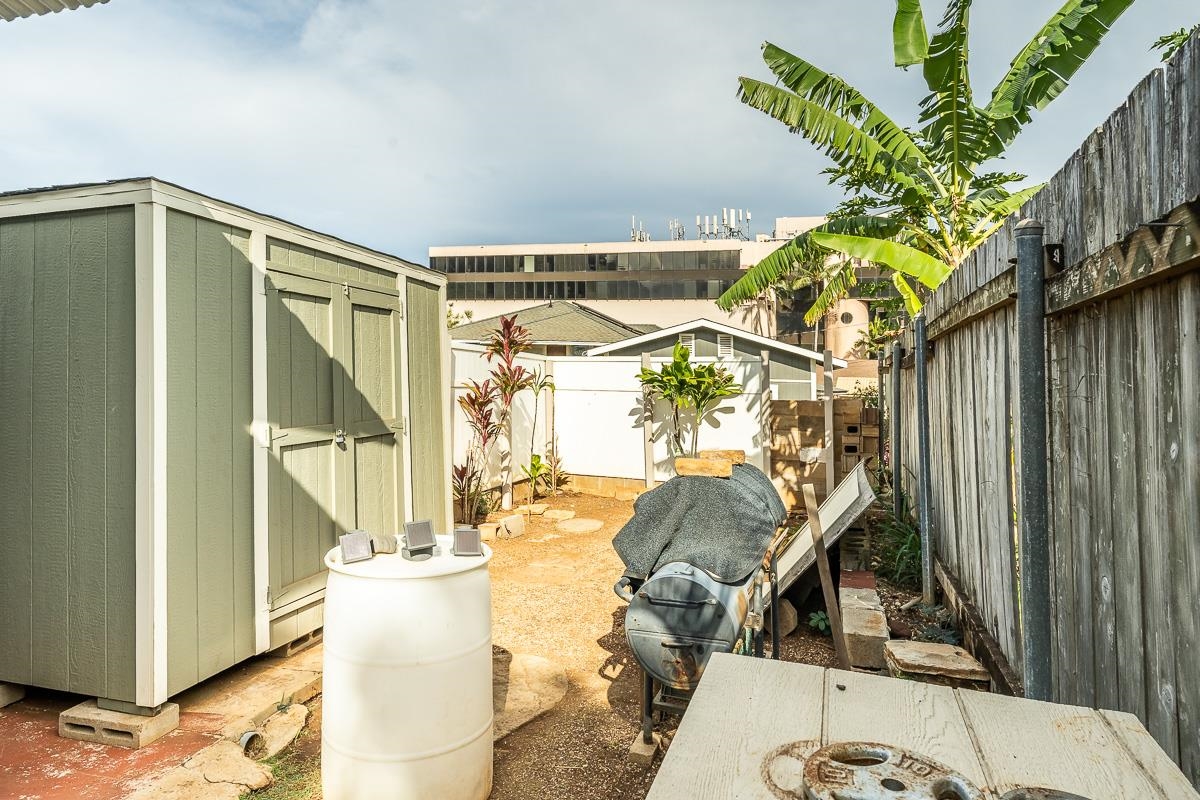 2301  Vineyard St , Wailuku home - photo 23 of 24