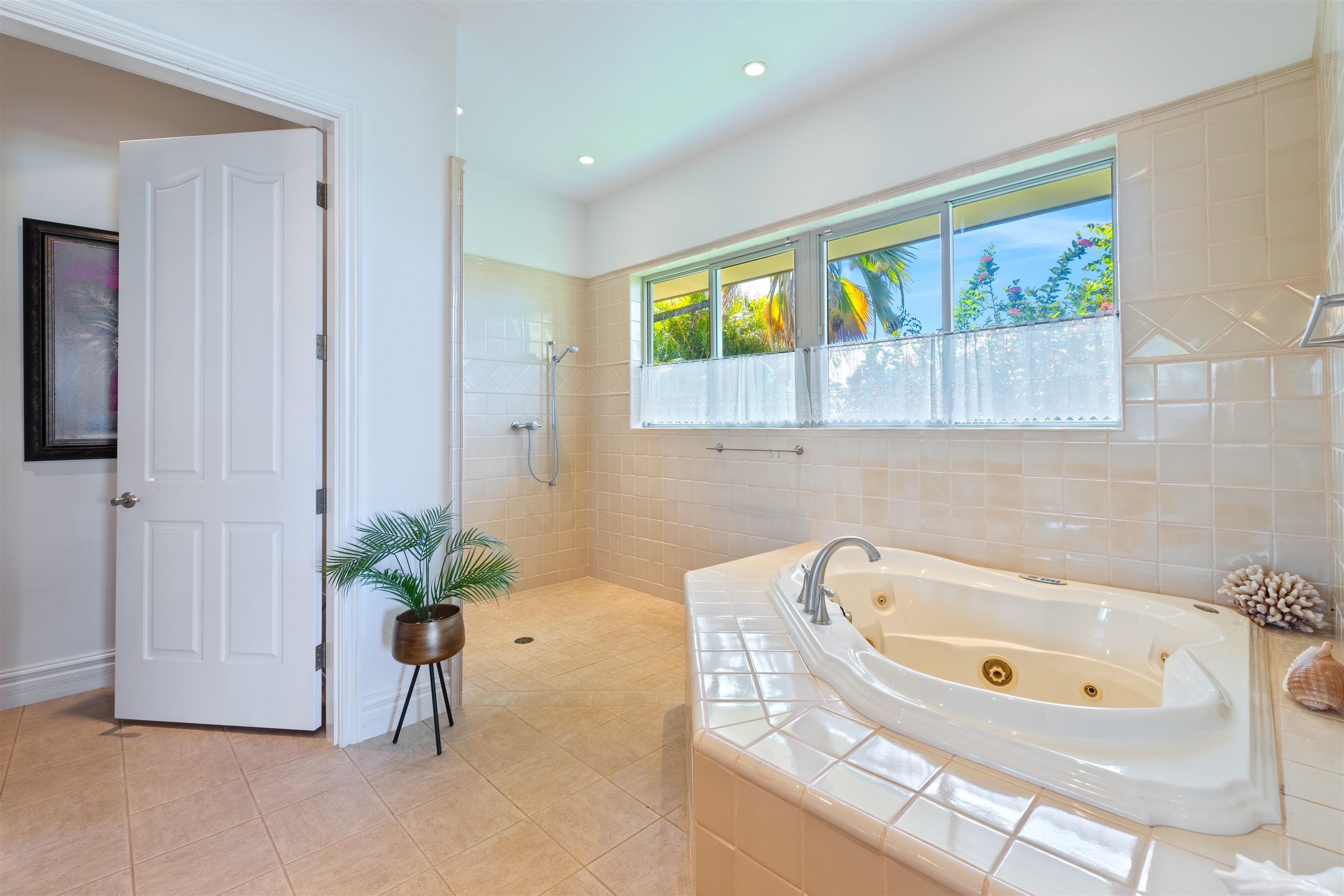 232  Crestview Rd , Kapalua home - photo 26 of 46