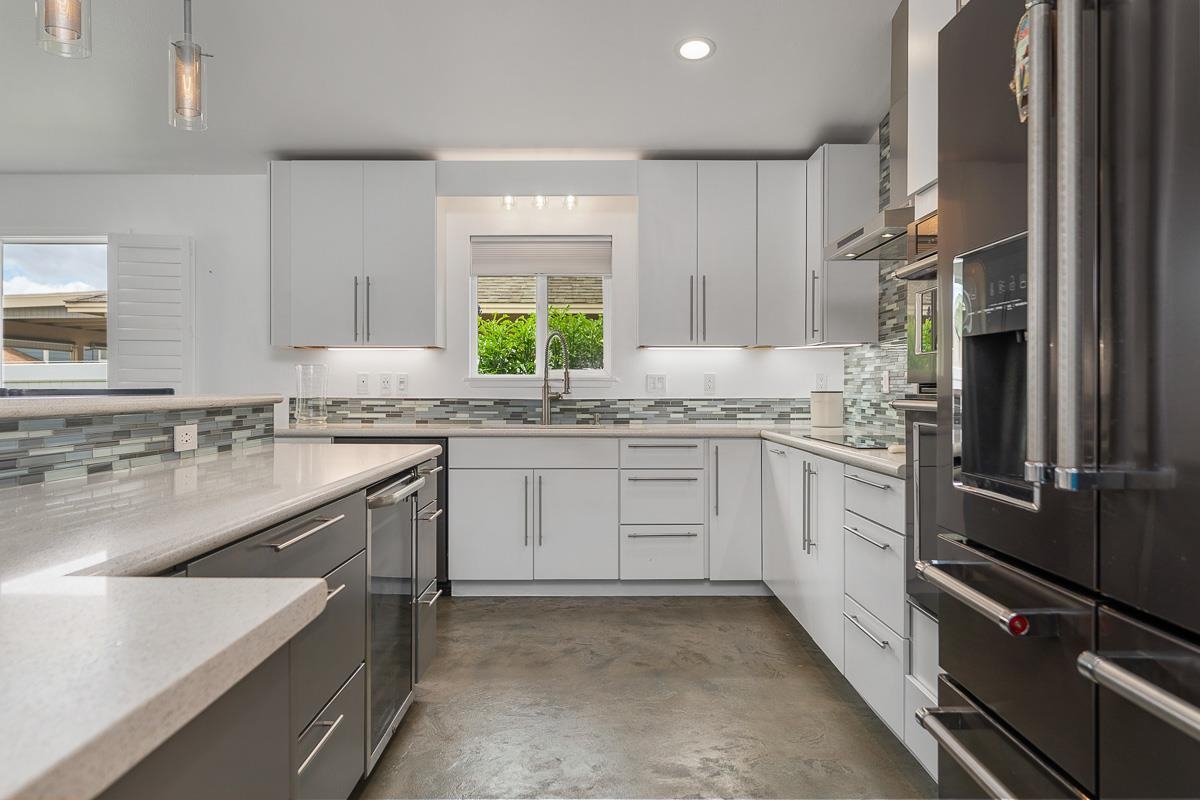 232  Kamahao Cir , Wailuku home - photo 2 of 50