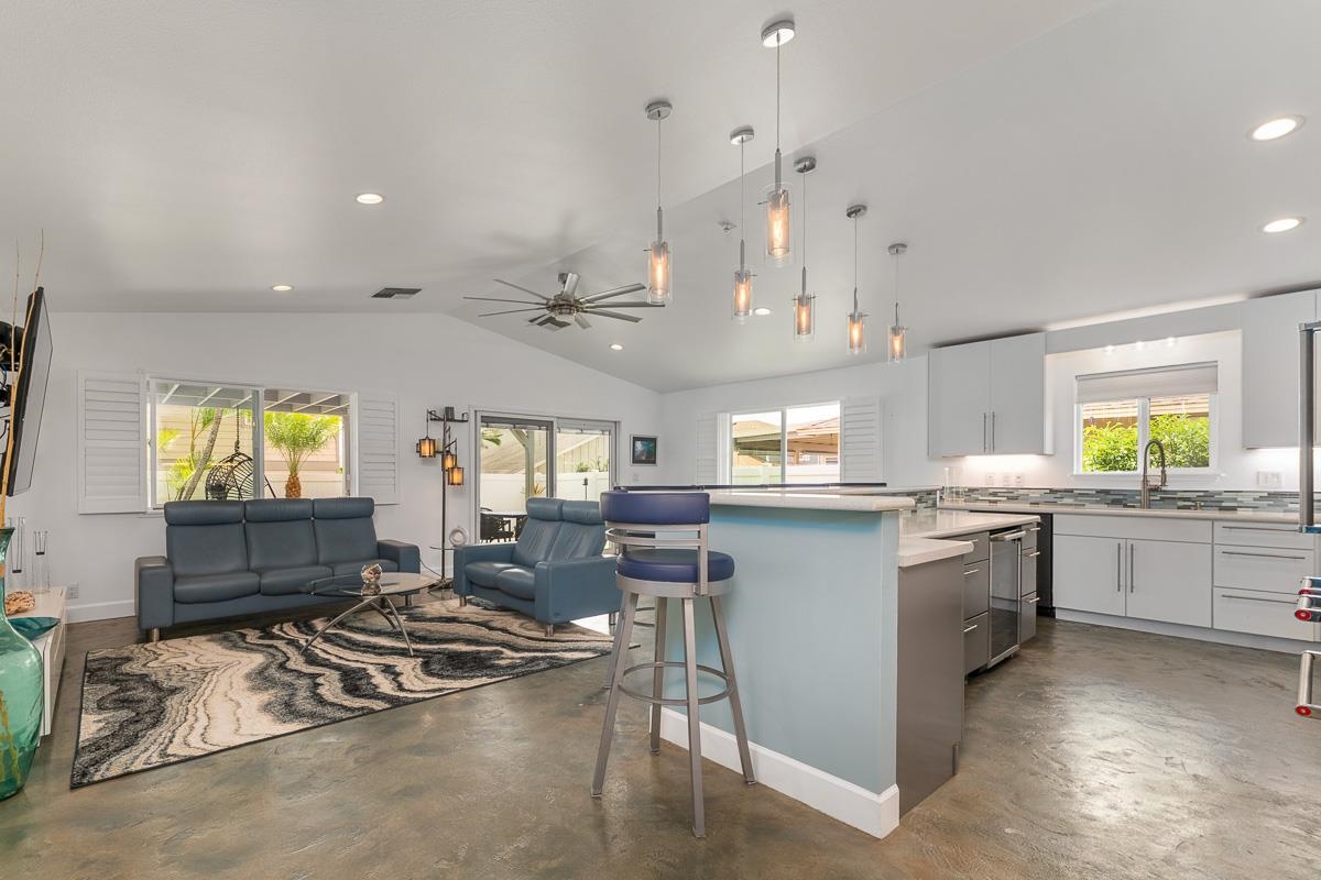 232  Kamahao Cir , Wailuku home - photo 11 of 50