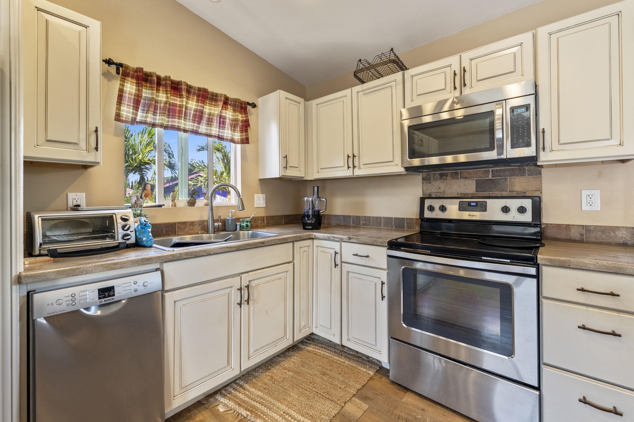 232  Opio Pl Kihei, Kihei home - photo 18 of 37