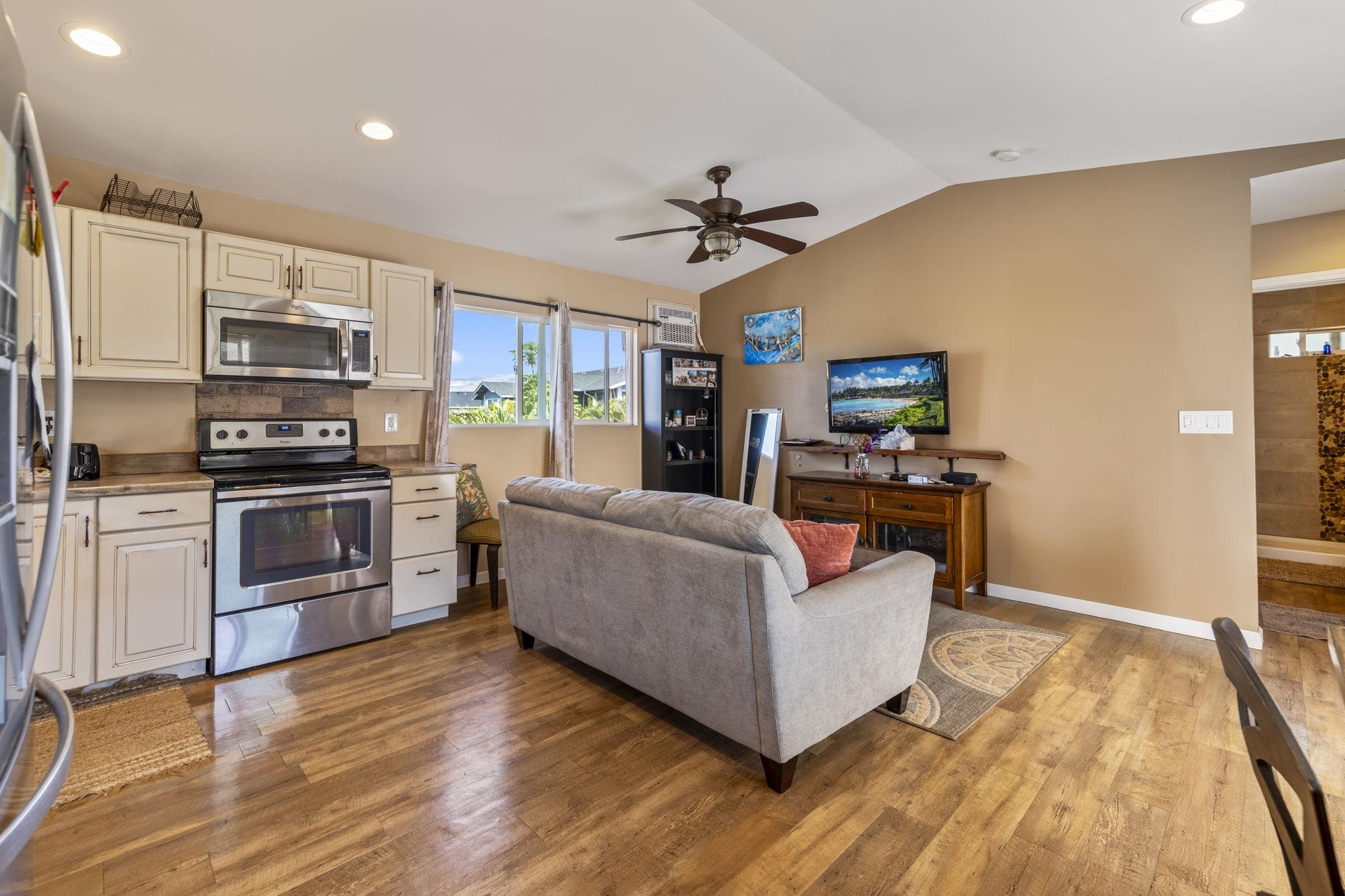 232  Opio Pl Kihei, Kihei home - photo 29 of 37