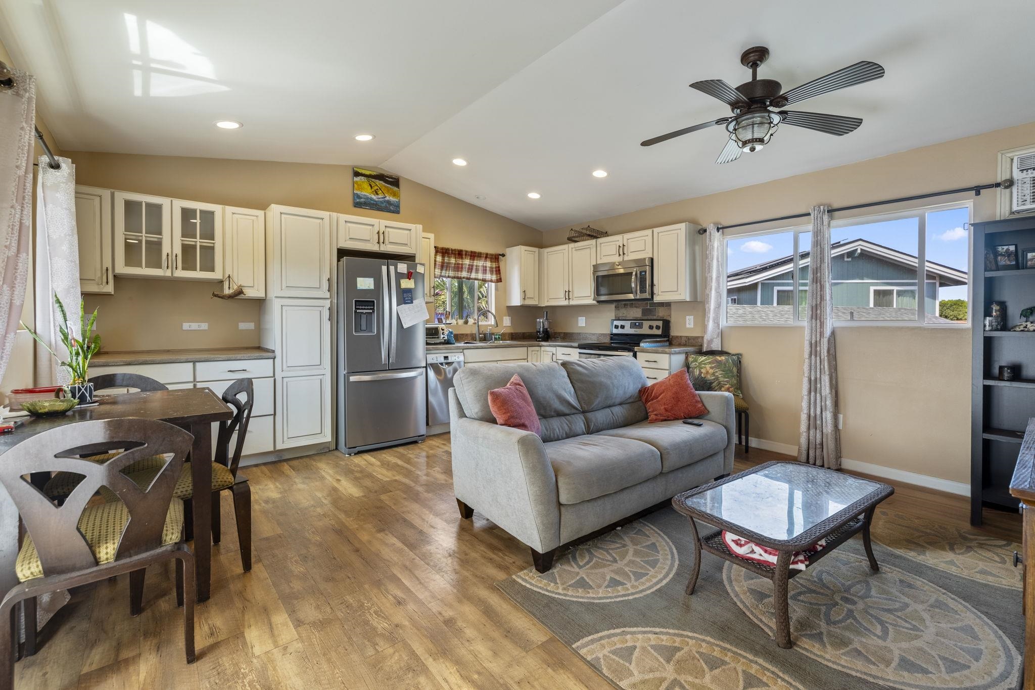 232  Opio Pl Kihei, Kihei home - photo 7 of 37