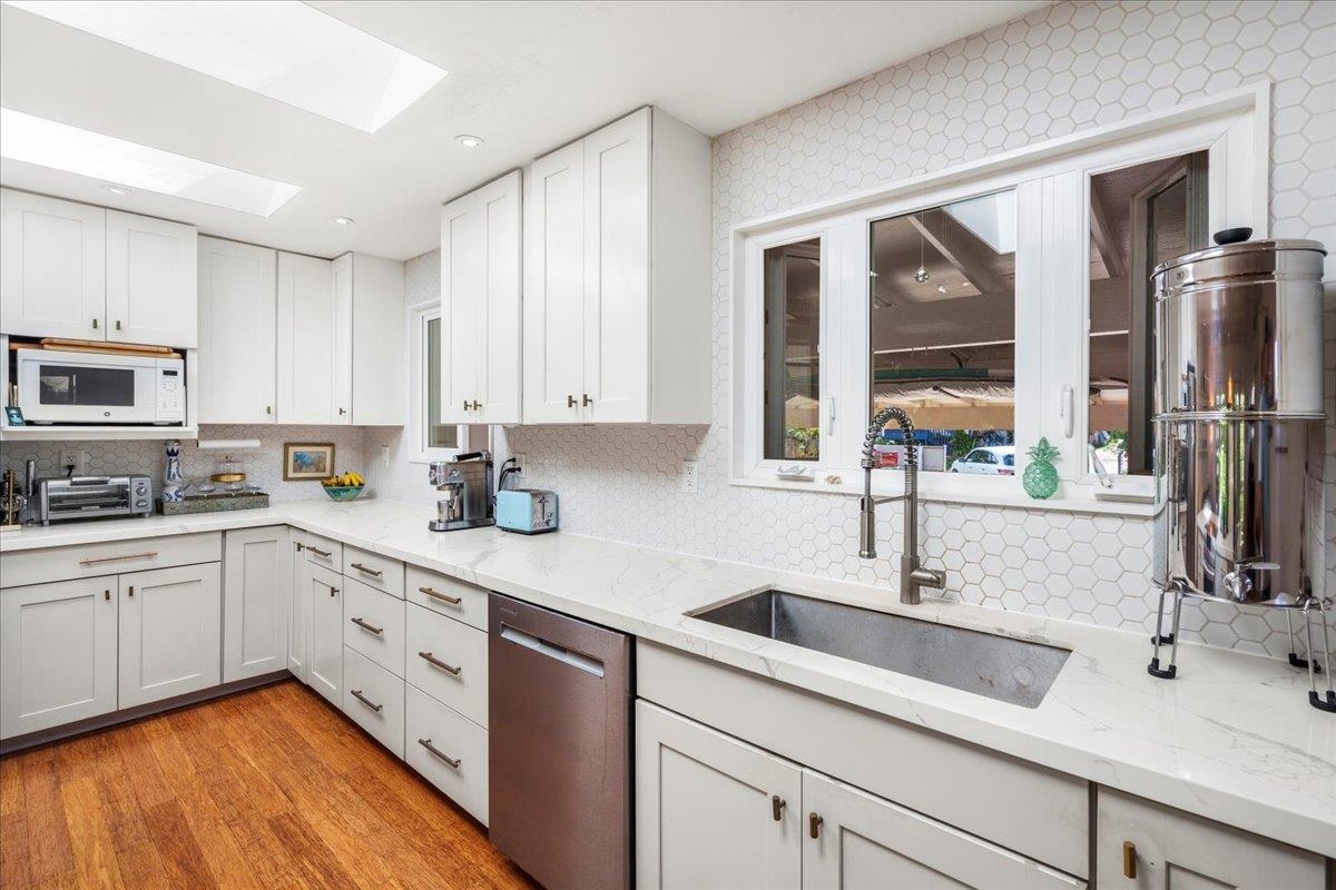 233  Kahiko St , Spreckelsville/Paia/Kuau home - photo 4 of 50