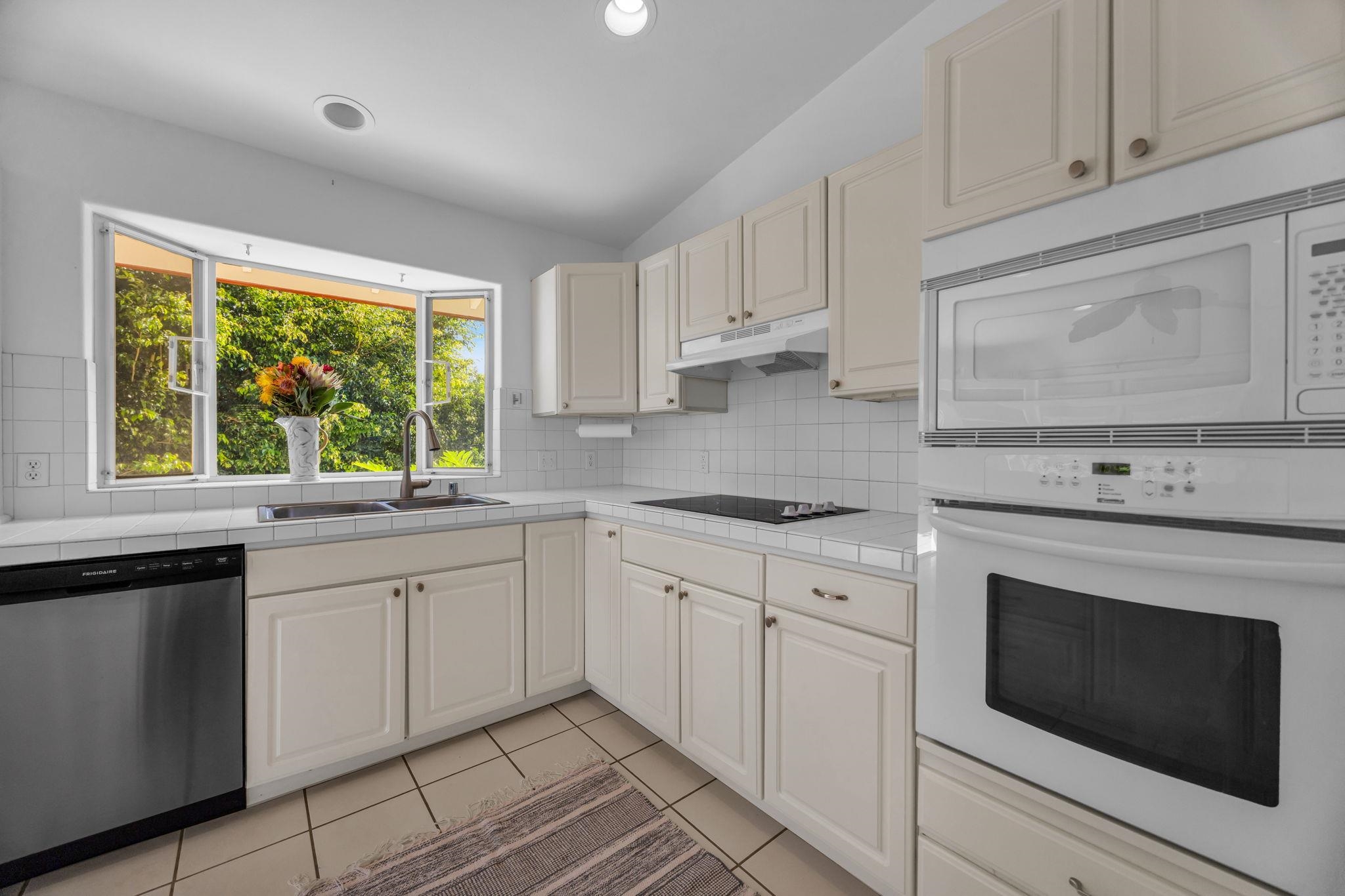 235  Keonekai Rd Keonekai, Kihei home - photo 17 of 50