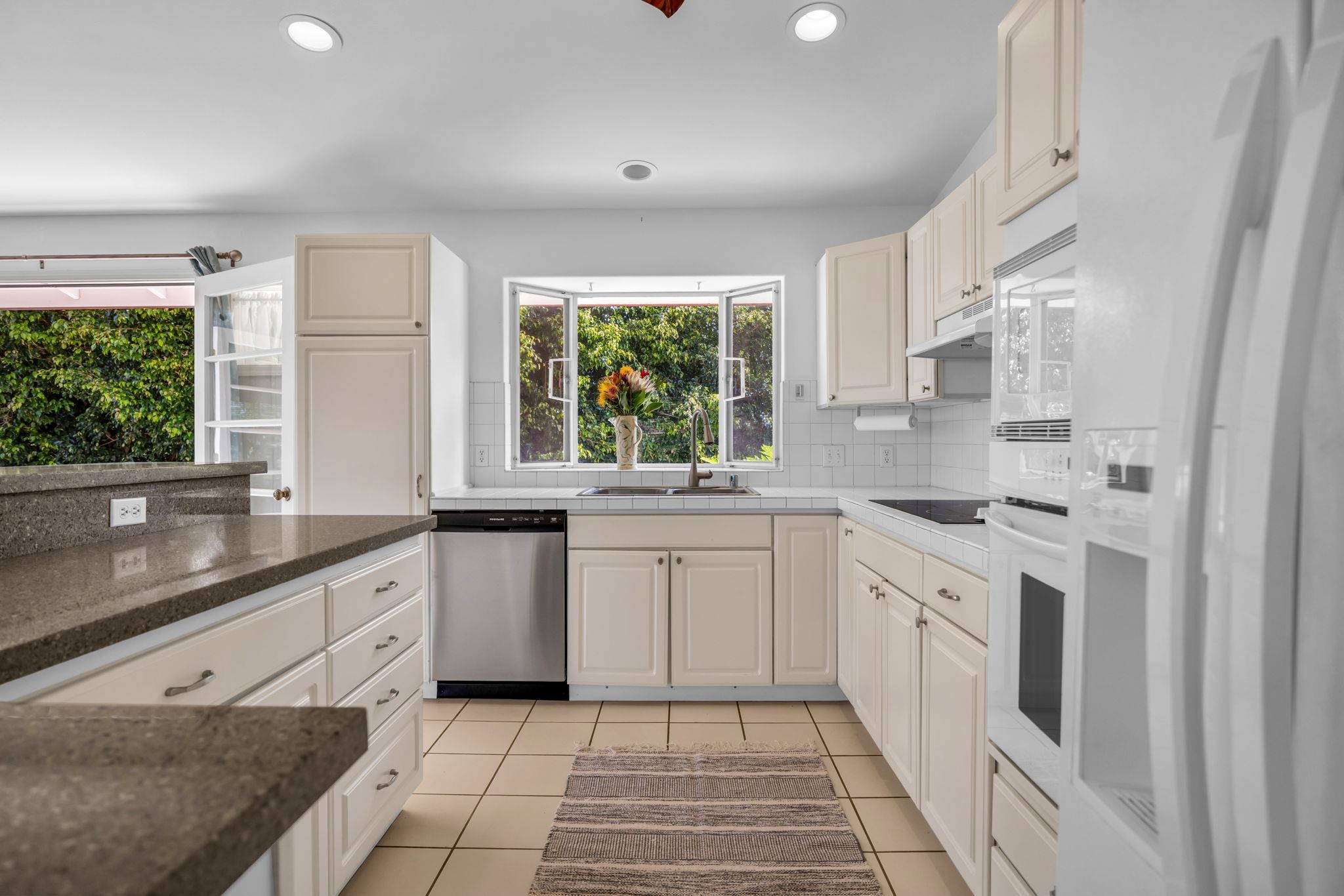 235  Keonekai Rd Keonekai, Kihei home - photo 18 of 50