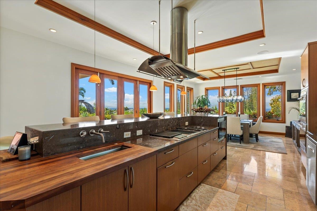 238  Crestview Rd , Kapalua home - photo 14 of 48