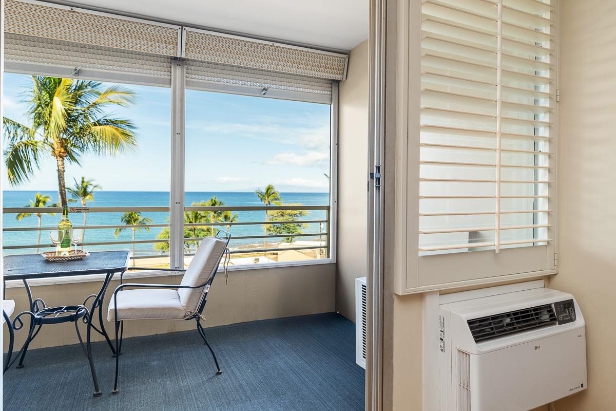 Kamaole Beach Royale condo # 604, Kihei, Hawaii - photo 12 of 37