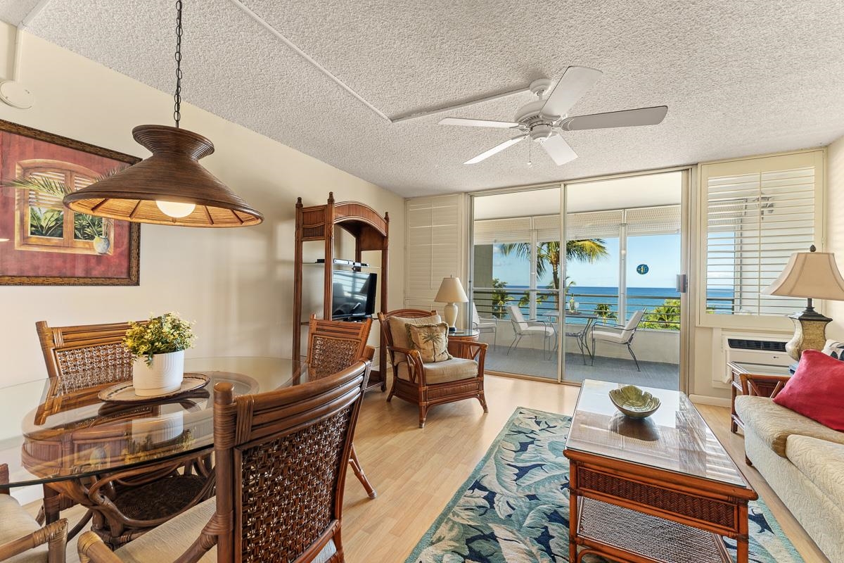 Kamaole Beach Royale condo # 604, Kihei, Hawaii - photo 3 of 37