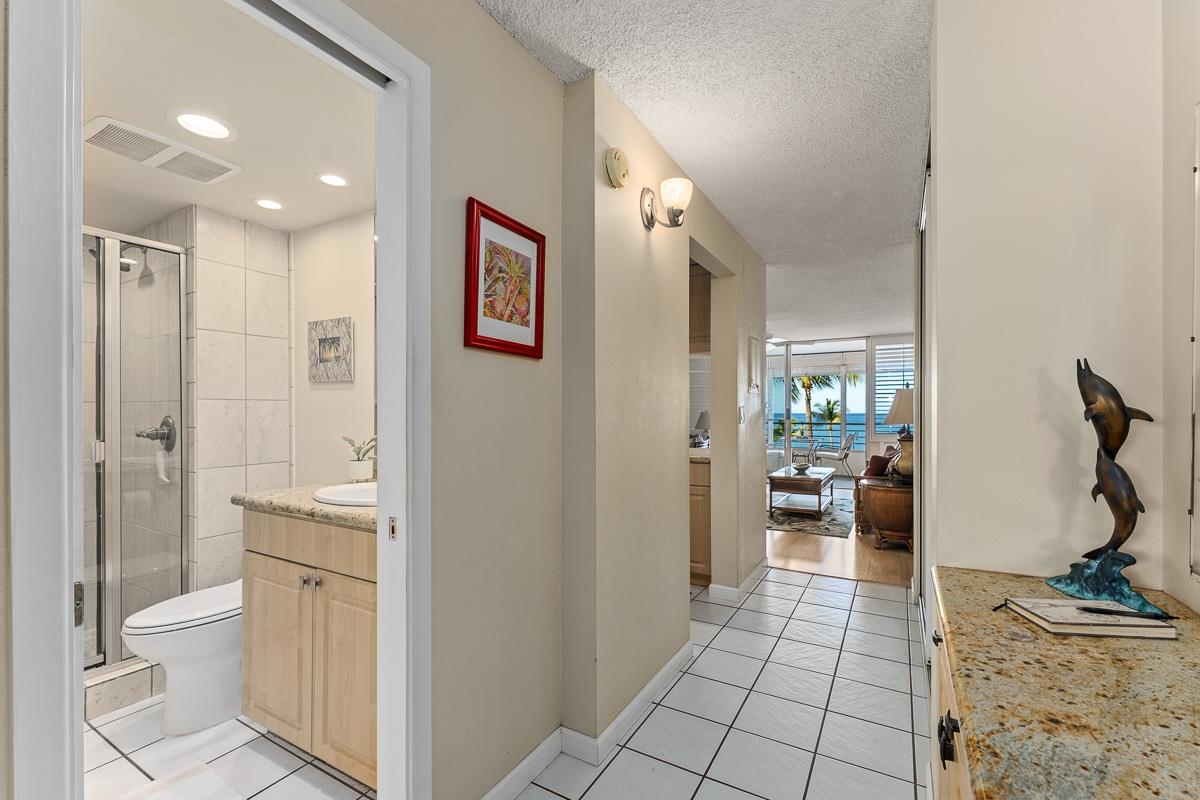 Kamaole Beach Royale condo # 604, Kihei, Hawaii - photo 31 of 37