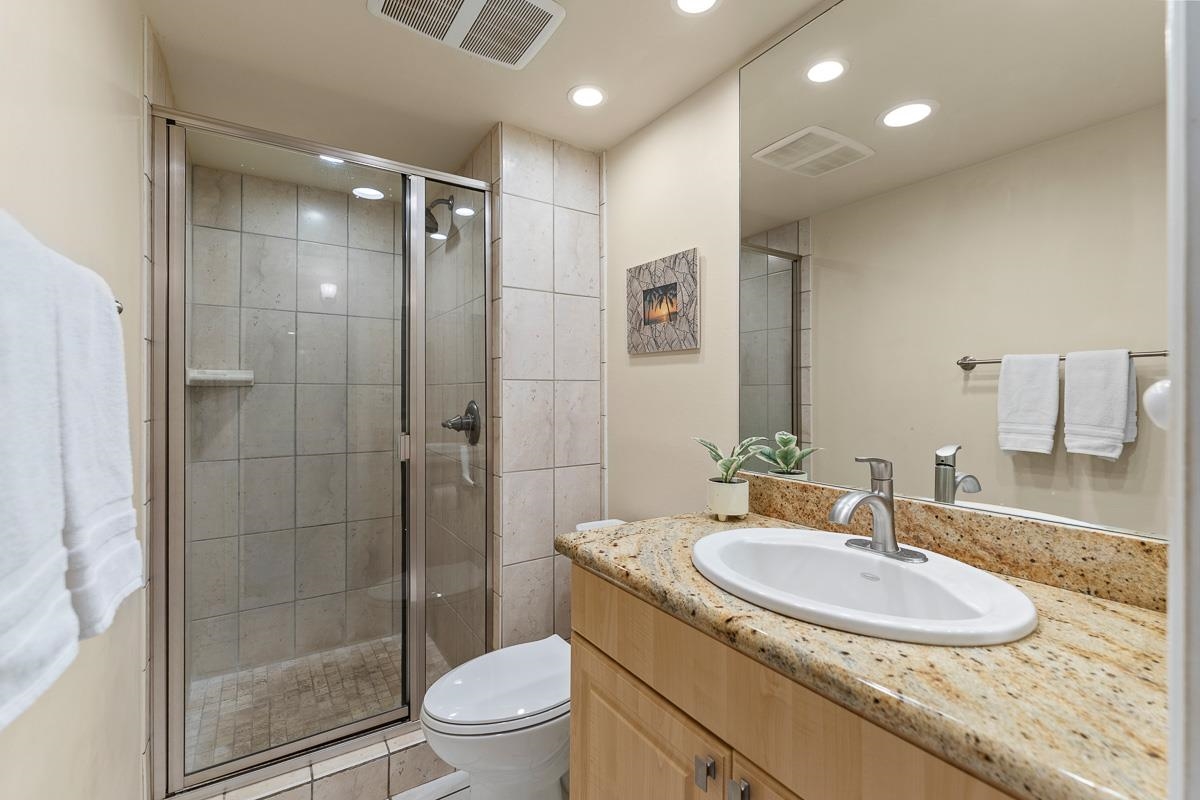 Kamaole Beach Royale condo # 604, Kihei, Hawaii - photo 32 of 37