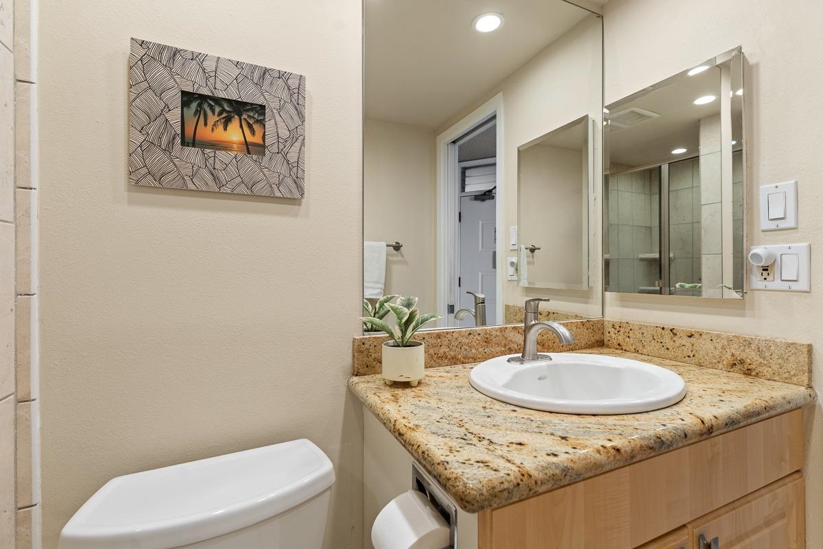 Kamaole Beach Royale condo # 604, Kihei, Hawaii - photo 33 of 37