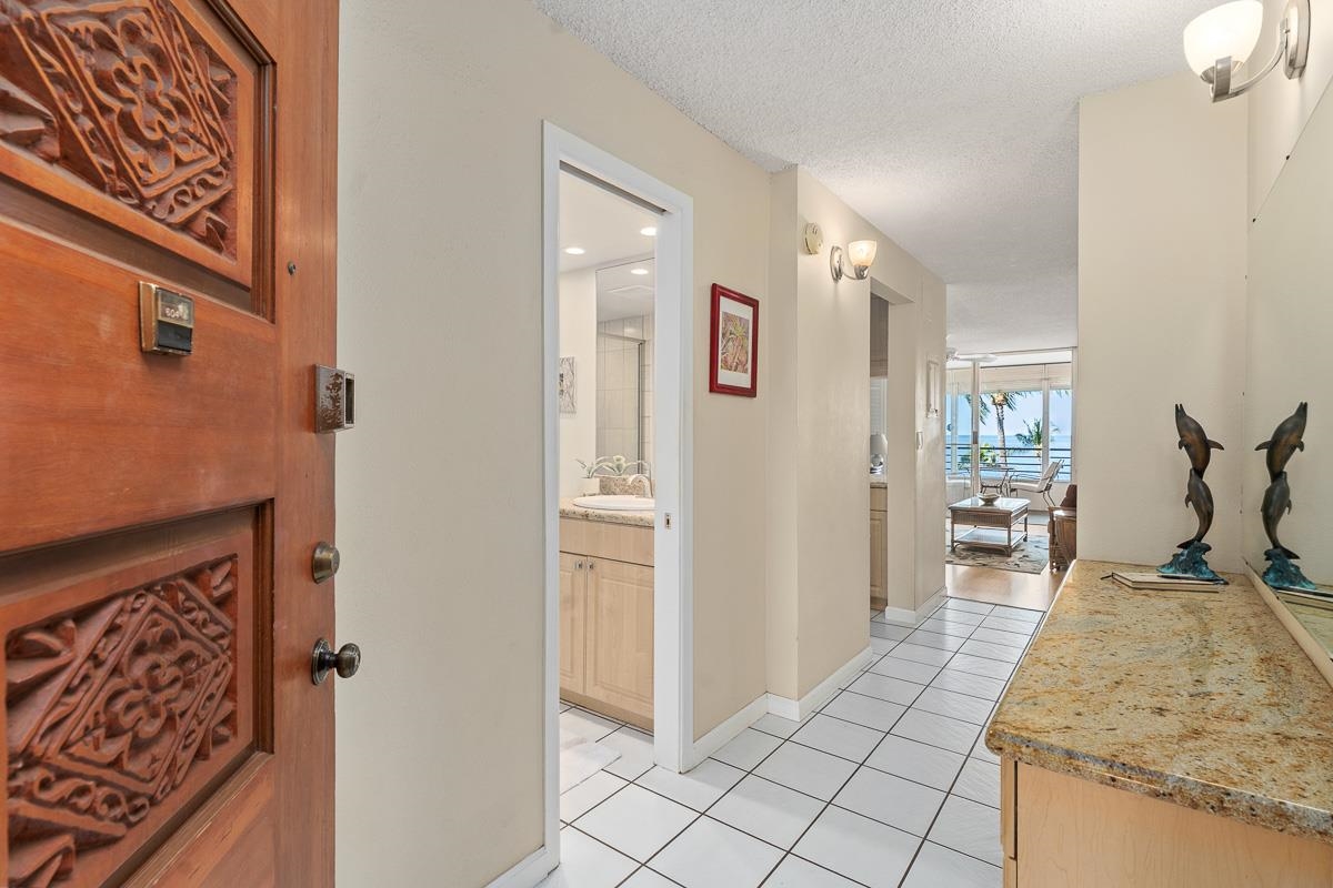 Kamaole Beach Royale condo # 604, Kihei, Hawaii - photo 35 of 37