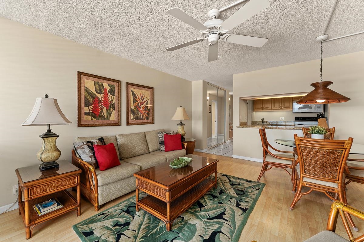 Kamaole Beach Royale condo # 604, Kihei, Hawaii - photo 6 of 37