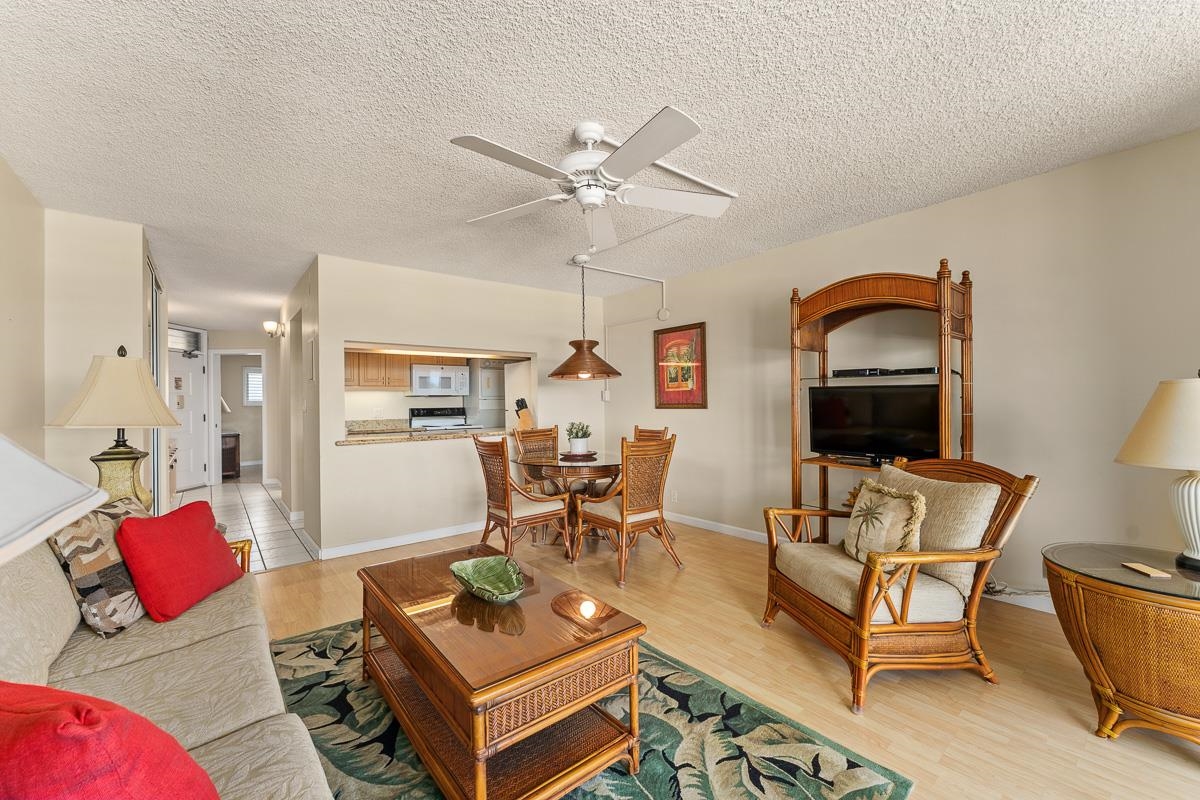 Kamaole Beach Royale condo # 604, Kihei, Hawaii - photo 8 of 37