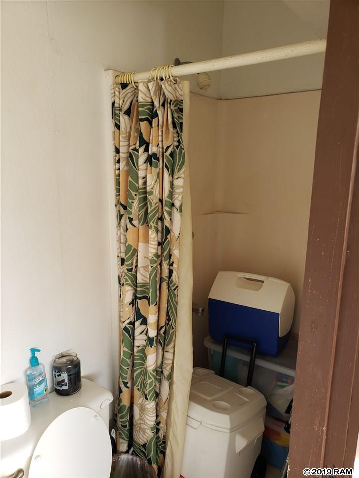 239  Hoomoku St , Kahului home - photo 16 of 17