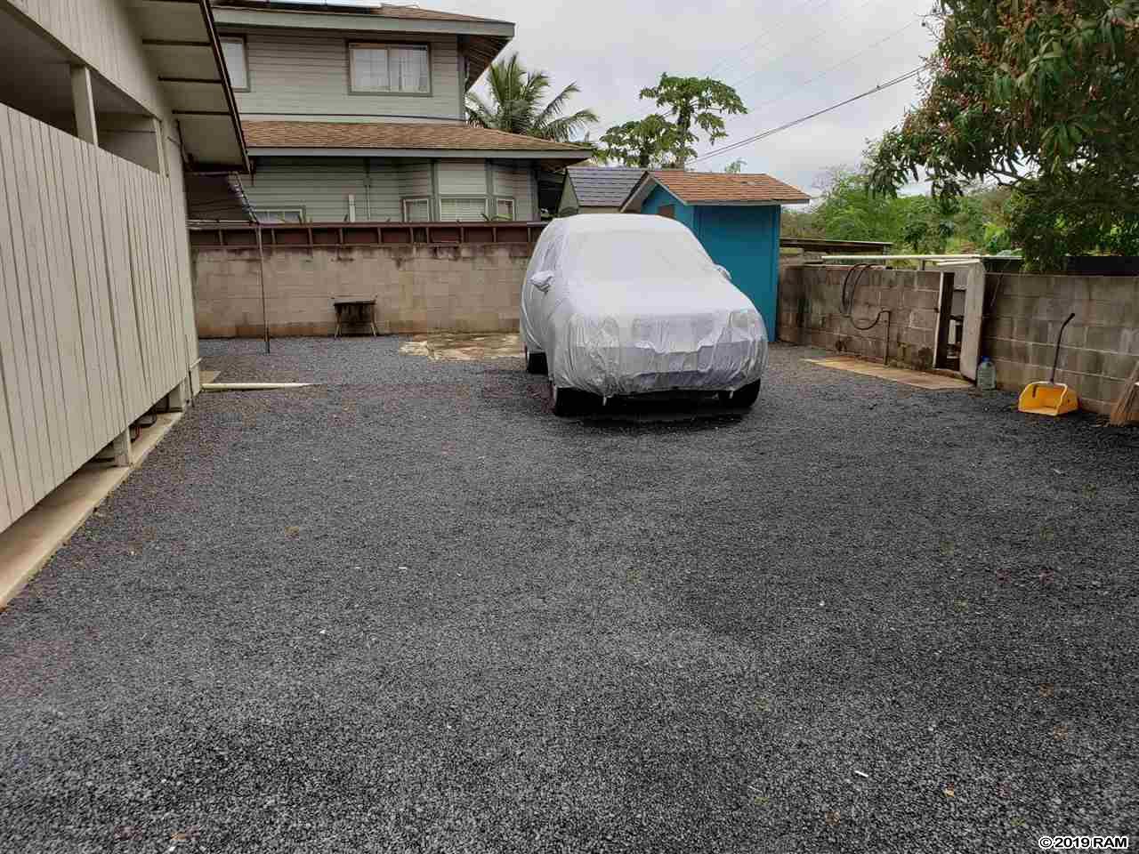 239  Hoomoku St , Kahului home - photo 3 of 17