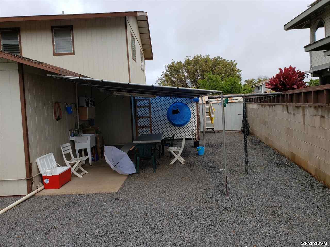 239  Hoomoku St , Kahului home - photo 5 of 17