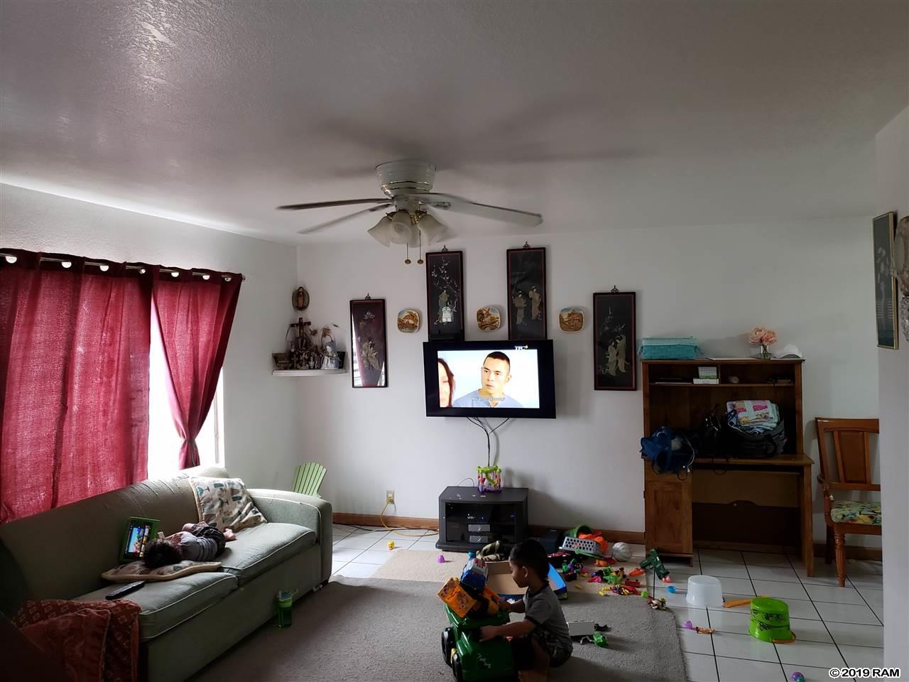 239  Hoomoku St , Kahului home - photo 10 of 17