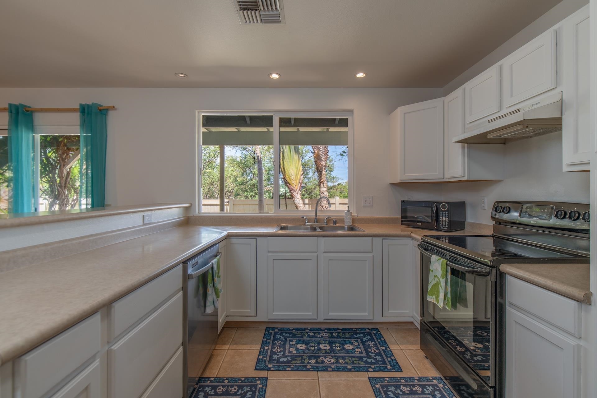 24  Laumakani Loop Central Kihei, Kihei home - photo 10 of 50