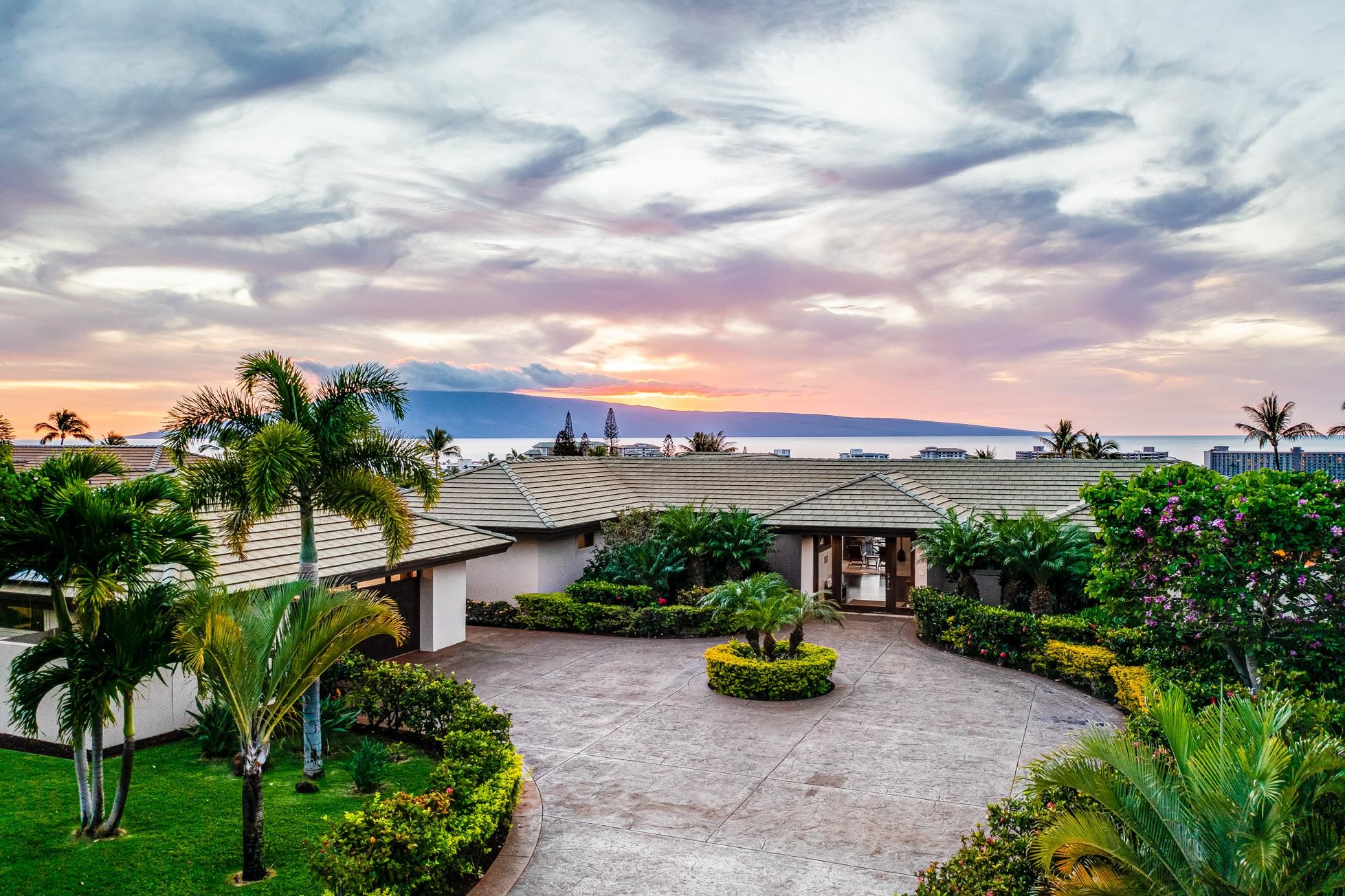 24  Lolii Pl , Kaanapali home - photo 3 of 50