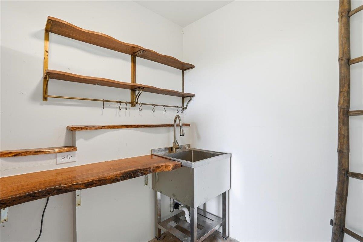 24  Poko Way , Haiku home - photo 29 of 50