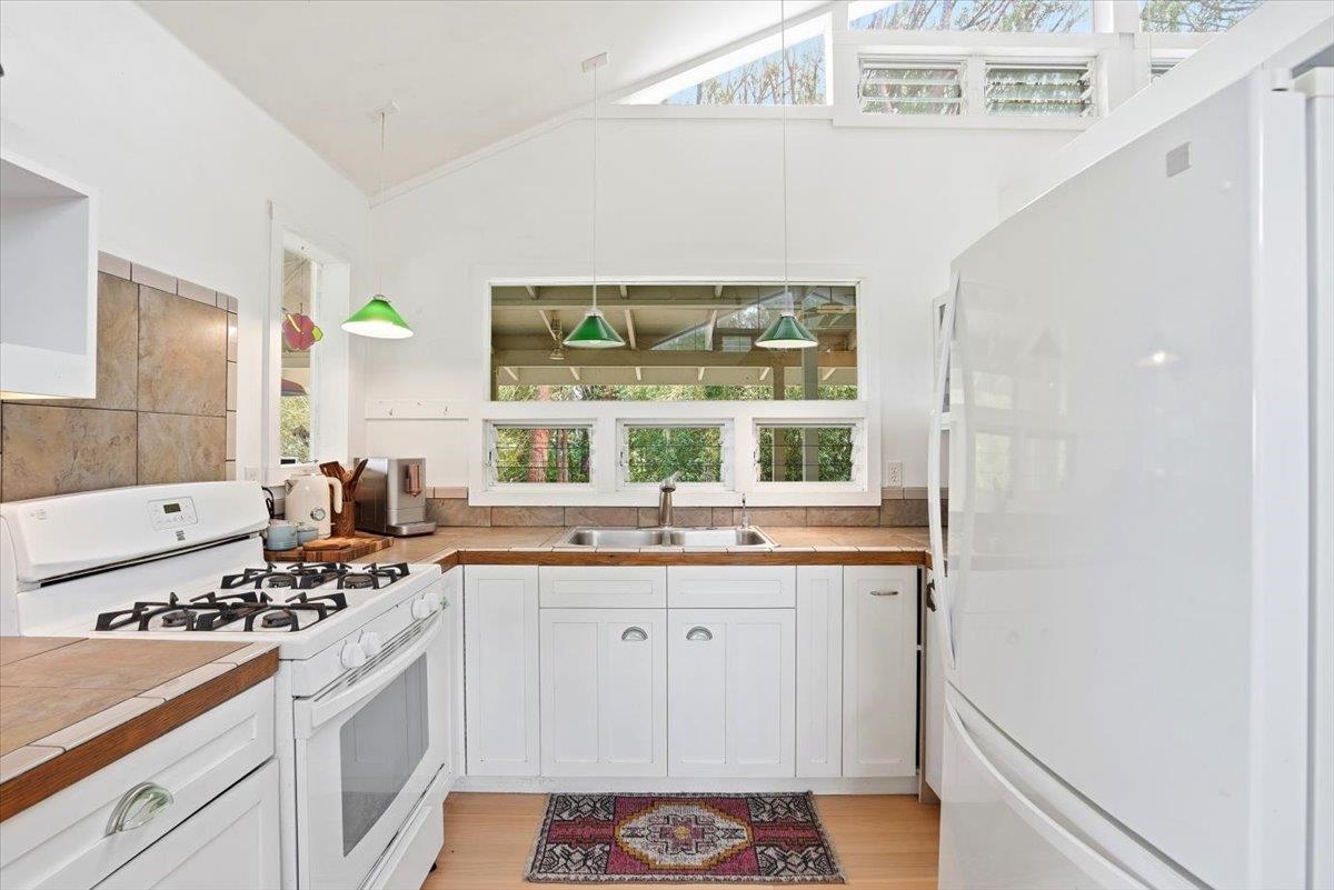 24  Poko Way , Haiku home - photo 4 of 50