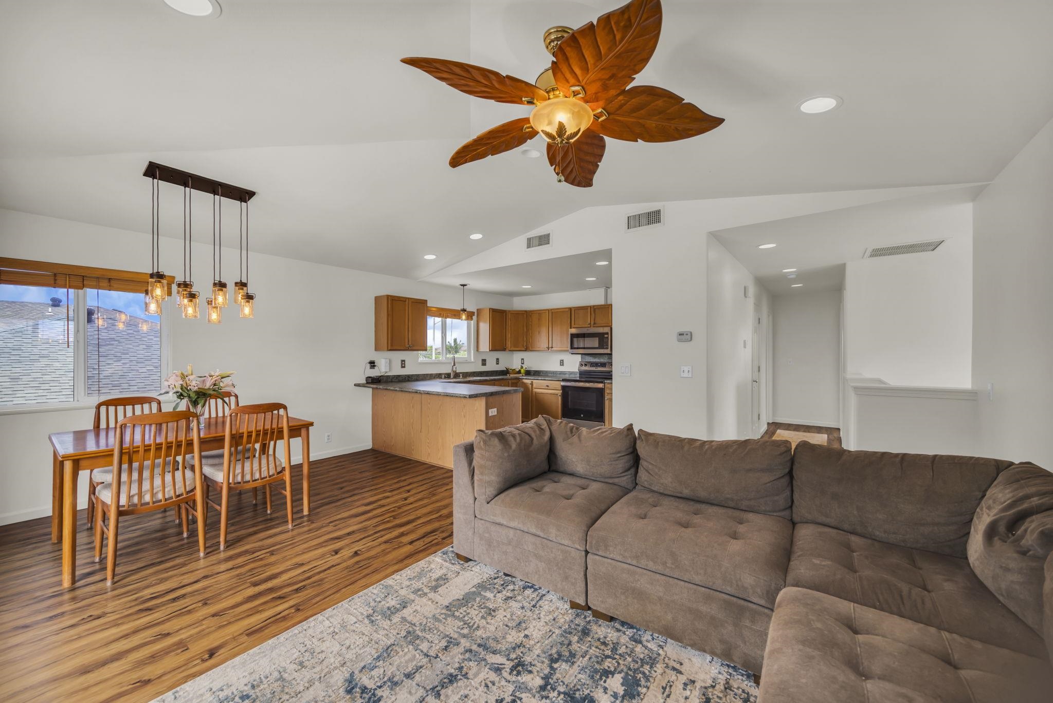 24  Wawali St Kihei, Kihei home - photo 4 of 47