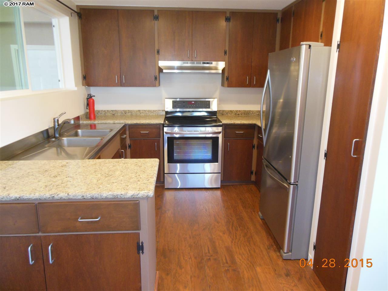240  Molokai Akau St Kahului, Kahului home - photo 2 of 22