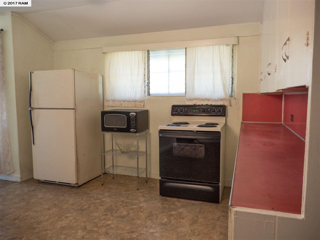 242  Molokai Hema St , Kahului home - photo 5 of 22