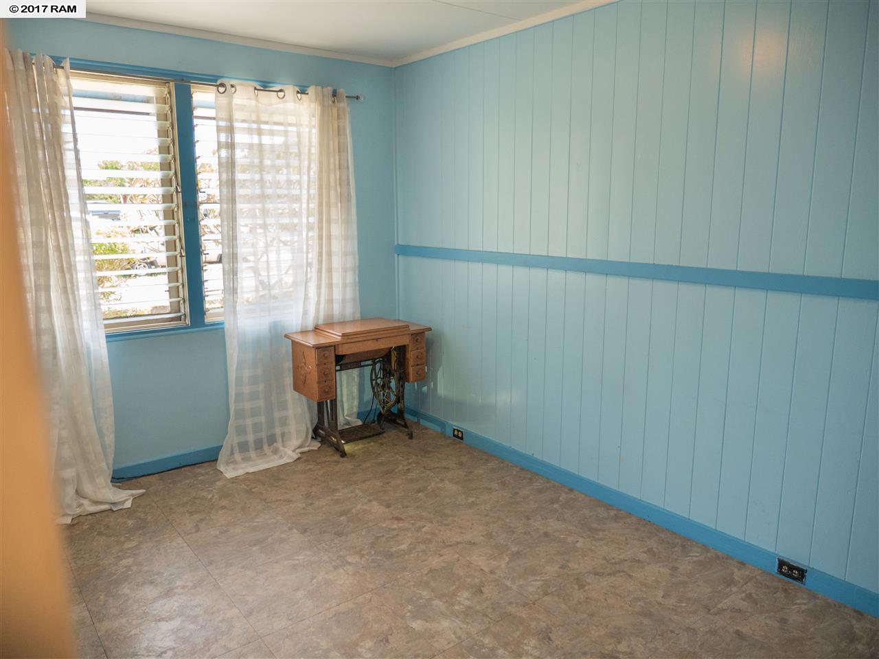 242  Molokai Hema St , Kahului home - photo 10 of 22