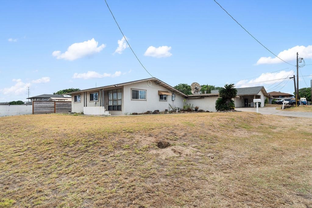 243  Moali St , Kahului home - photo 3 of 41