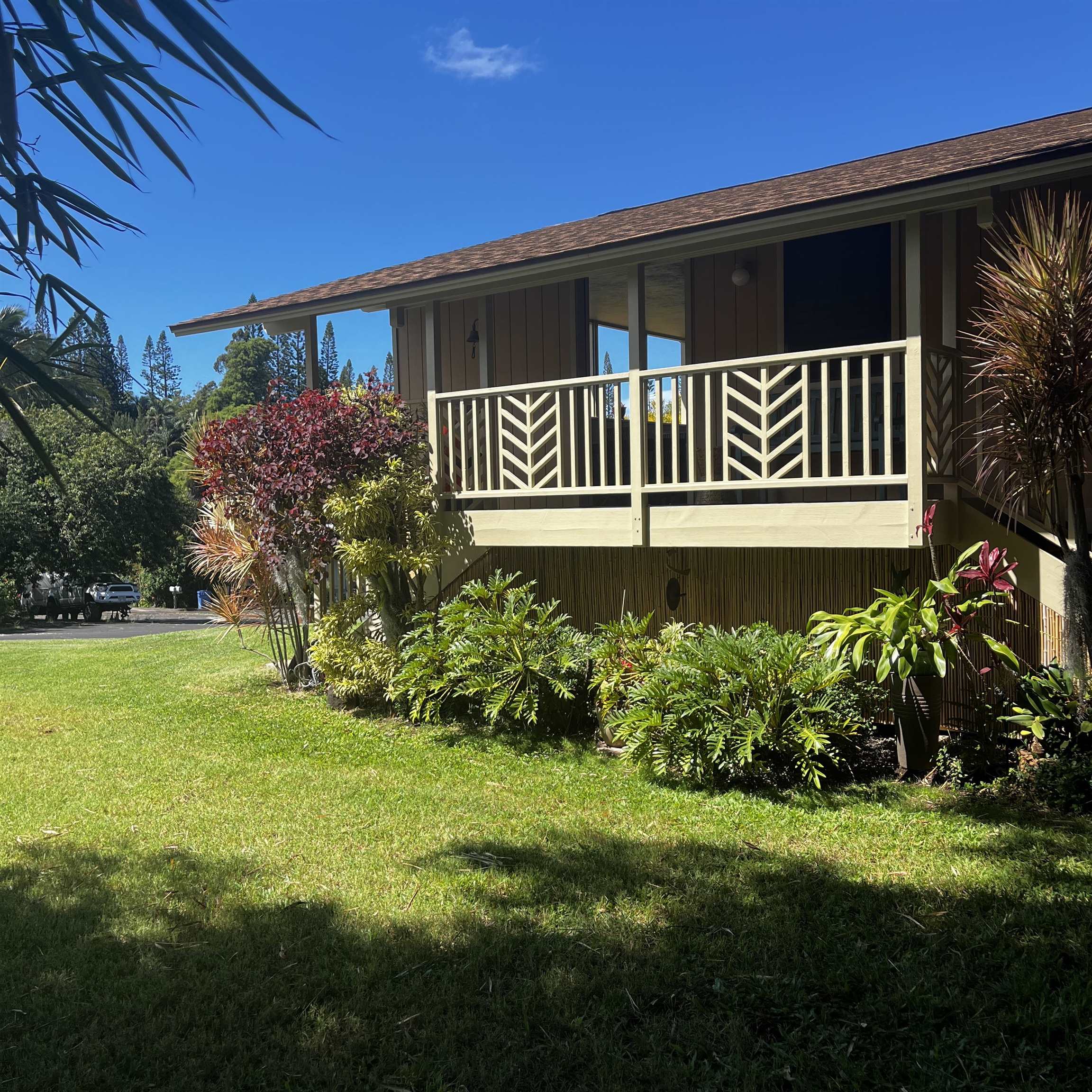 245  Mokuahi St , Makawao/Olinda/Haliimaile home - photo 2 of 50