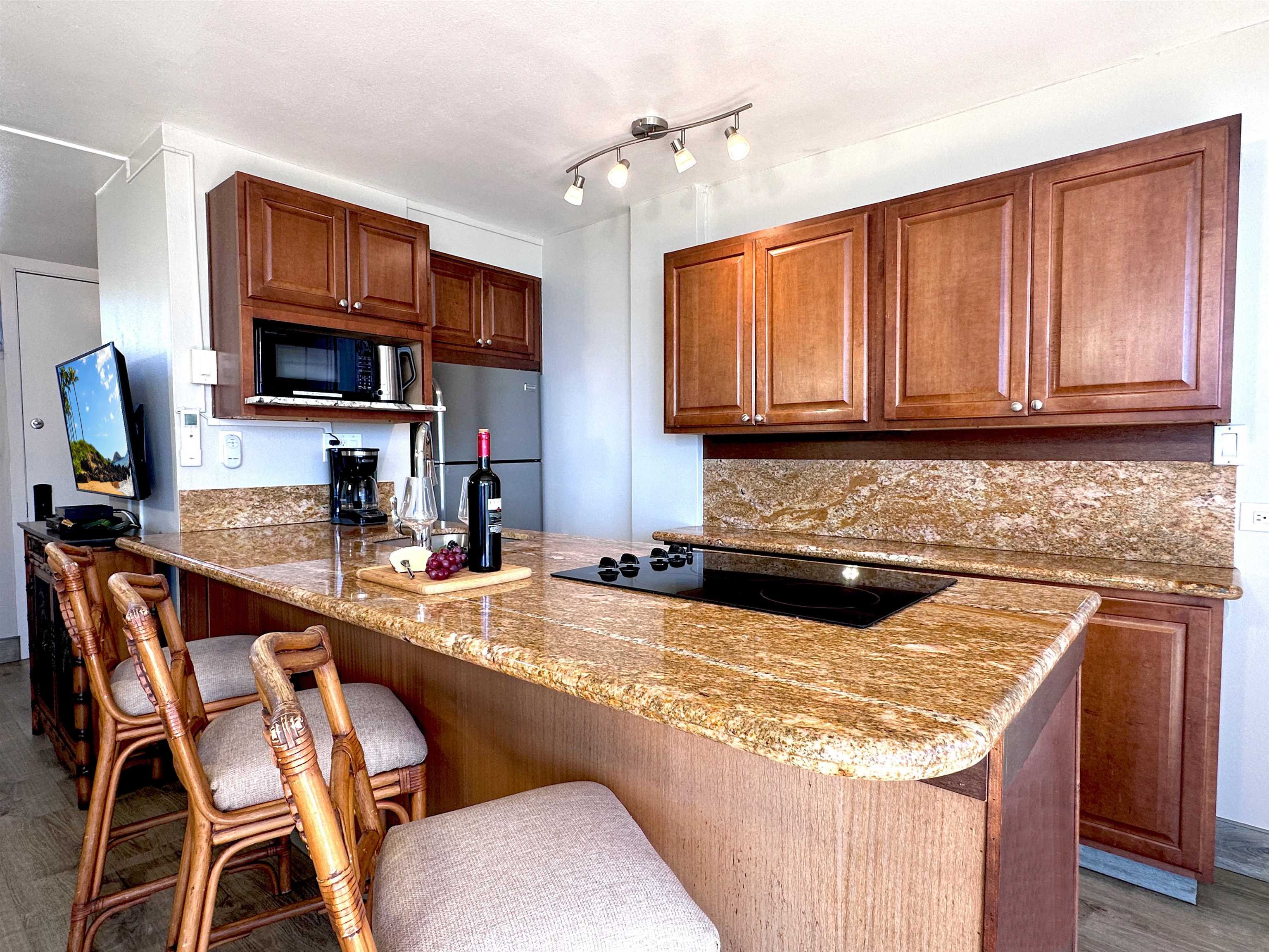 Kamaole Nalu condo # 402, Kihei, Hawaii - photo 12 of 40