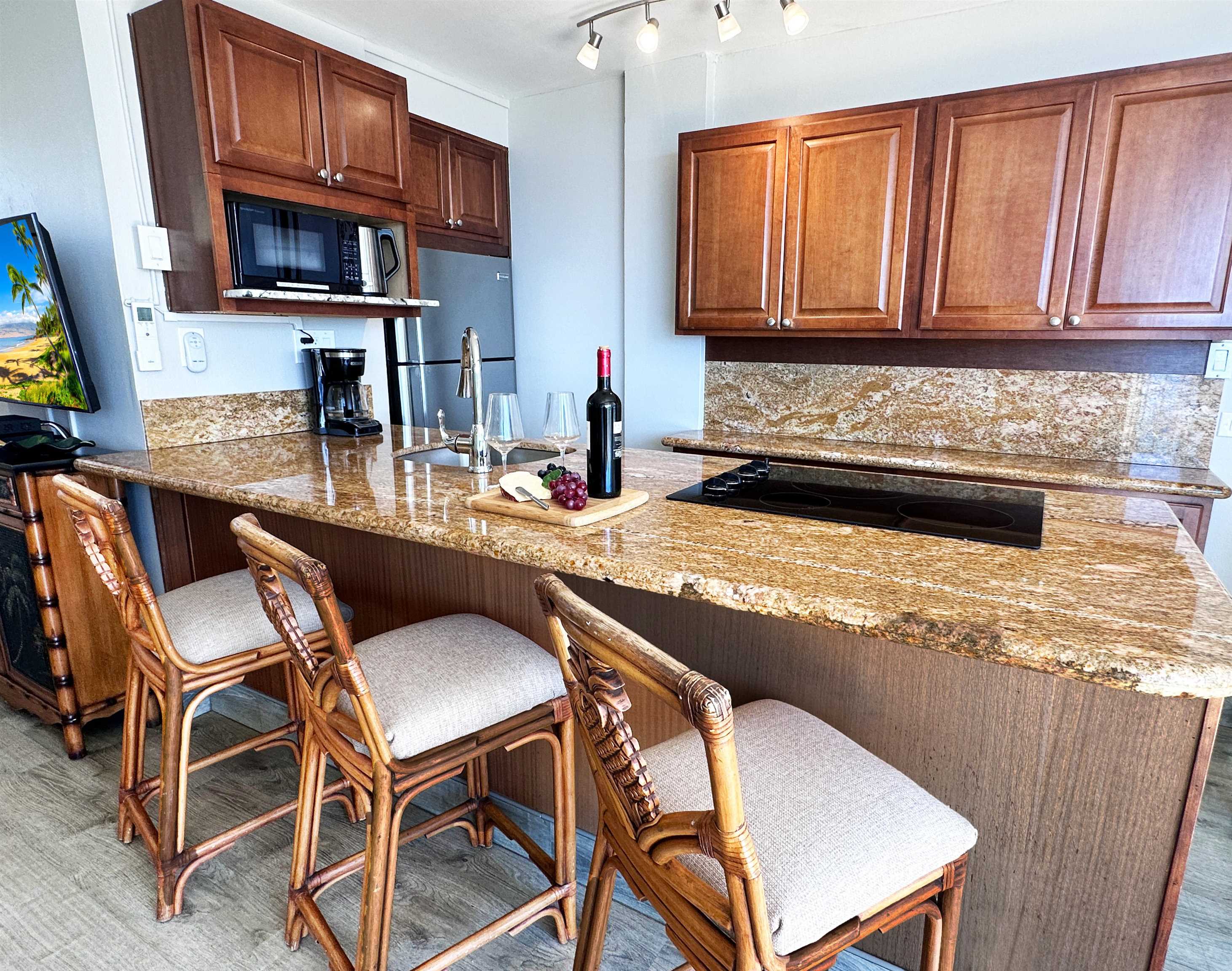 Kamaole Nalu condo # 402, Kihei, Hawaii - photo 10 of 40