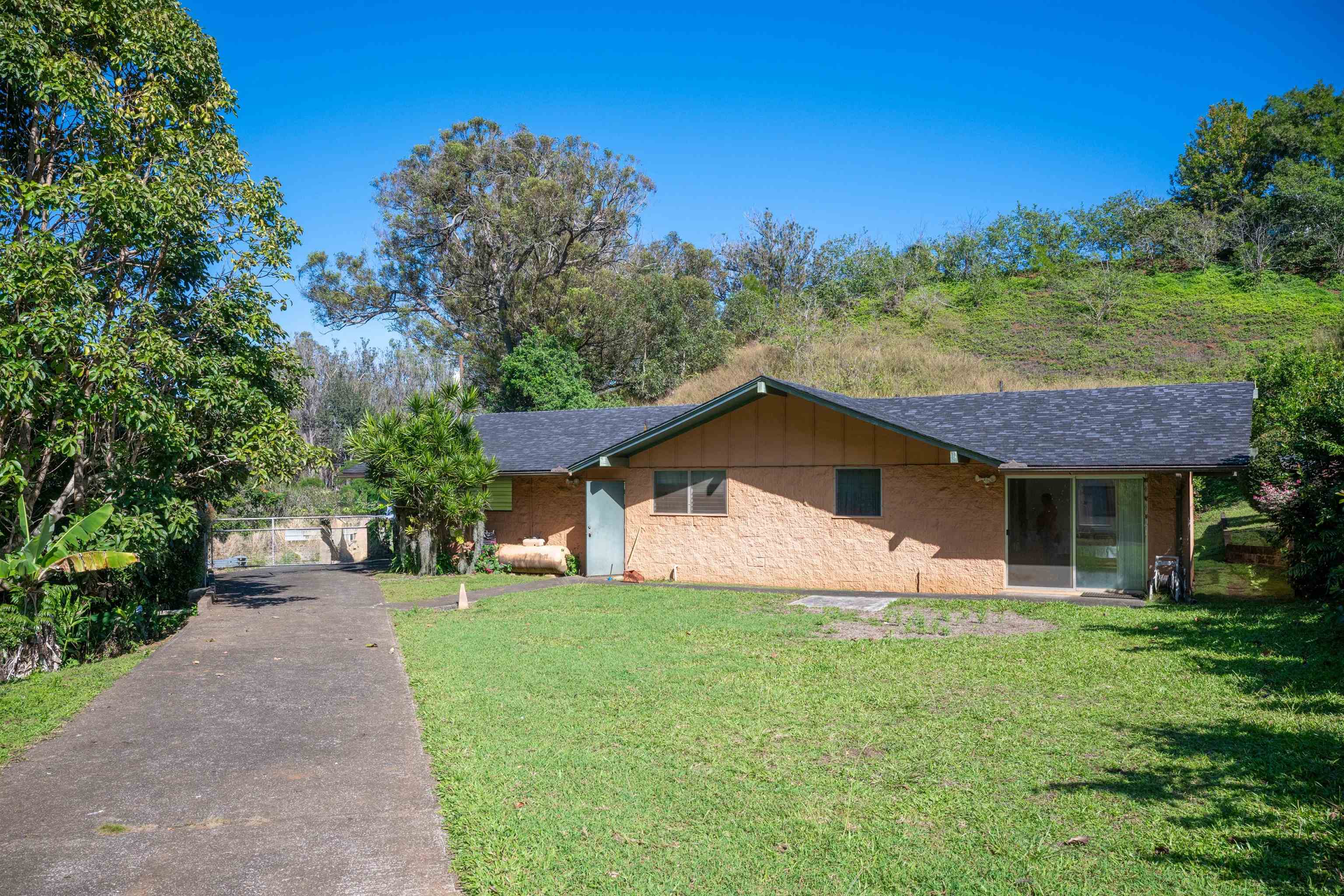 2475  Kaupakalua Rd Haiku, Haiku home - photo 2 of 28