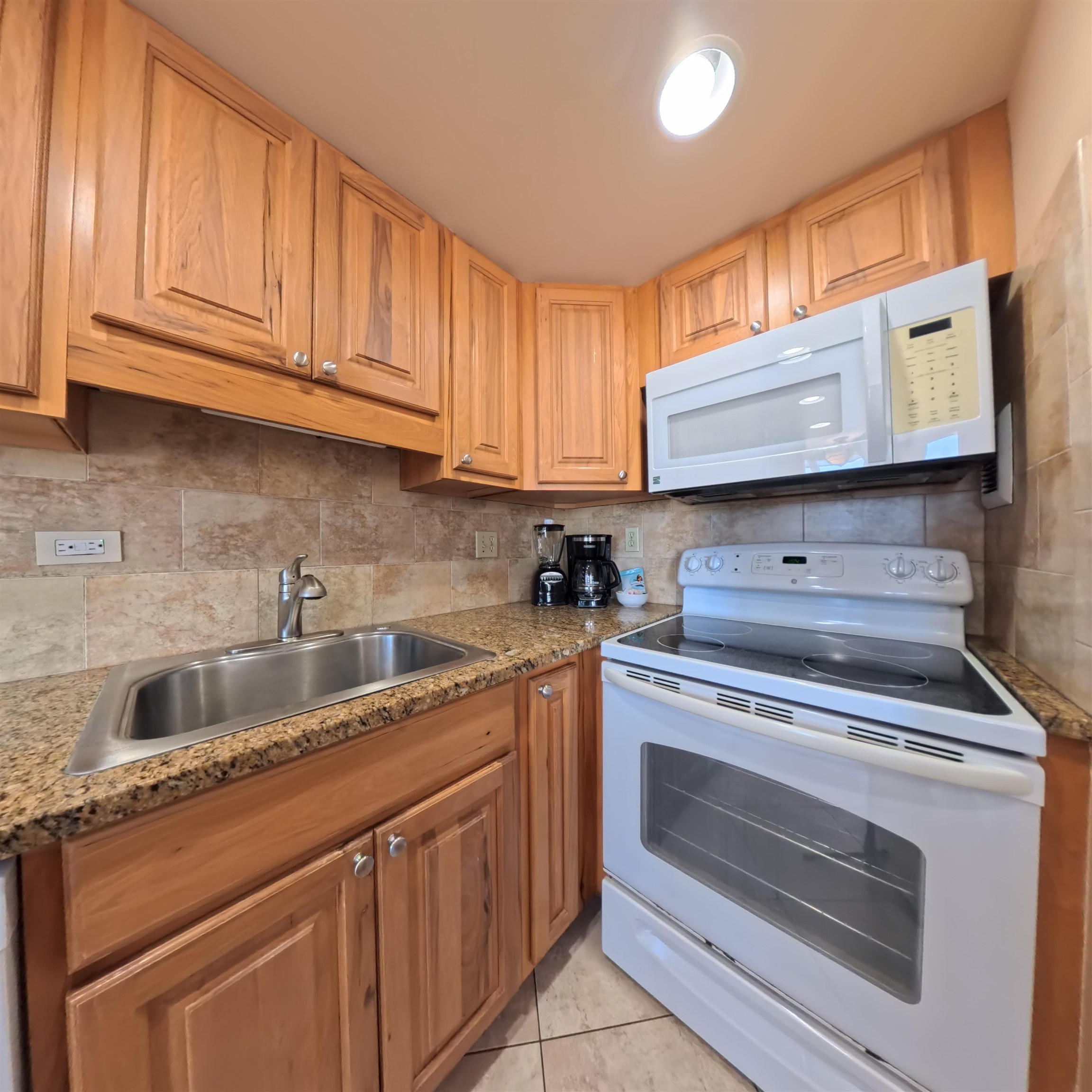 Hale Pau Hana condo # 507, Kihei, Hawaii - photo 16 of 46