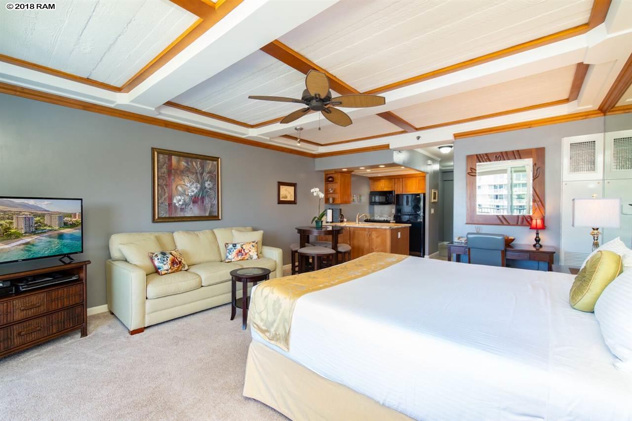 Whaler I condo # 1013, Lahaina, Hawaii - photo 11 of 15