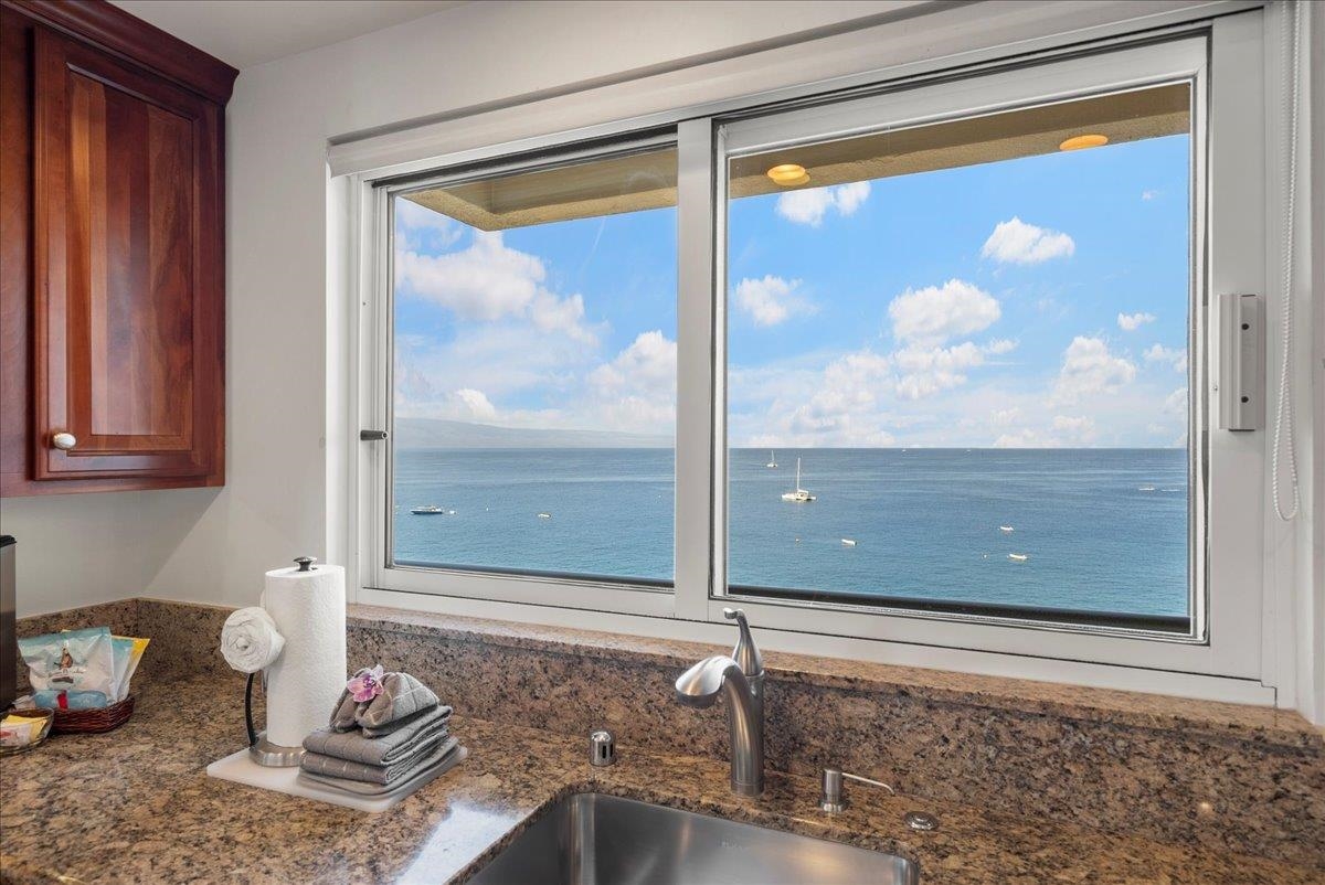 Whaler II condo # 1051, Lahaina, Hawaii - photo 11 of 42