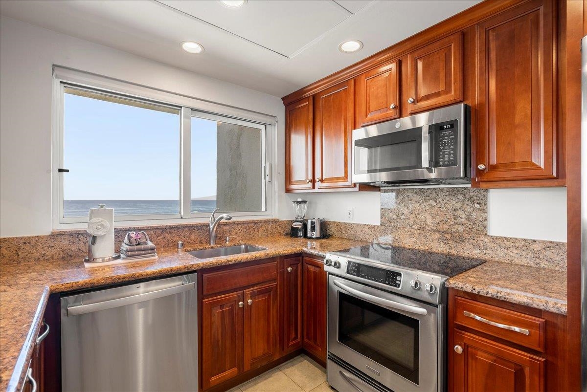 Whaler II condo # 1051, Lahaina, Hawaii - photo 12 of 42