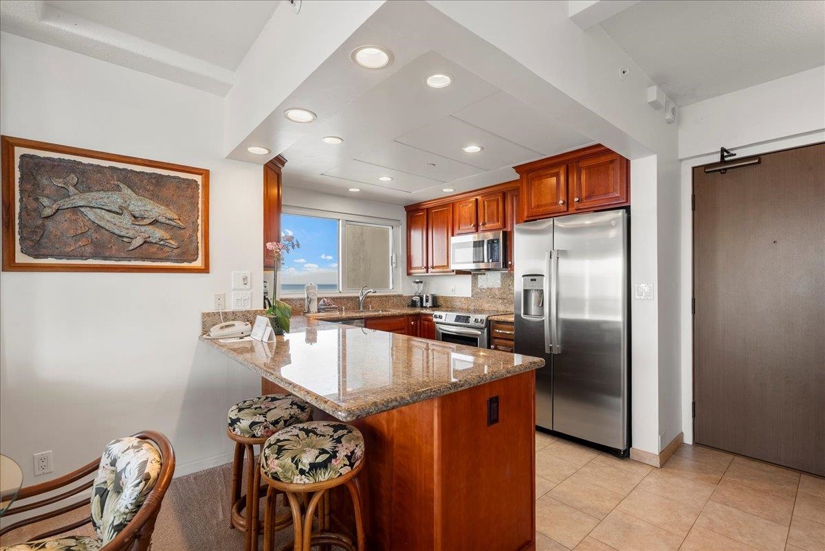 Whaler II condo # 1051, Lahaina, Hawaii - photo 10 of 42