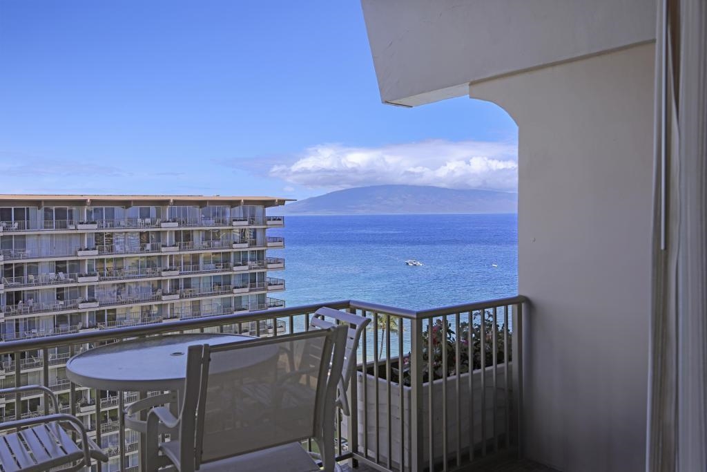 Whaler I condo # 1215, Lahaina, Hawaii - photo 9 of 36