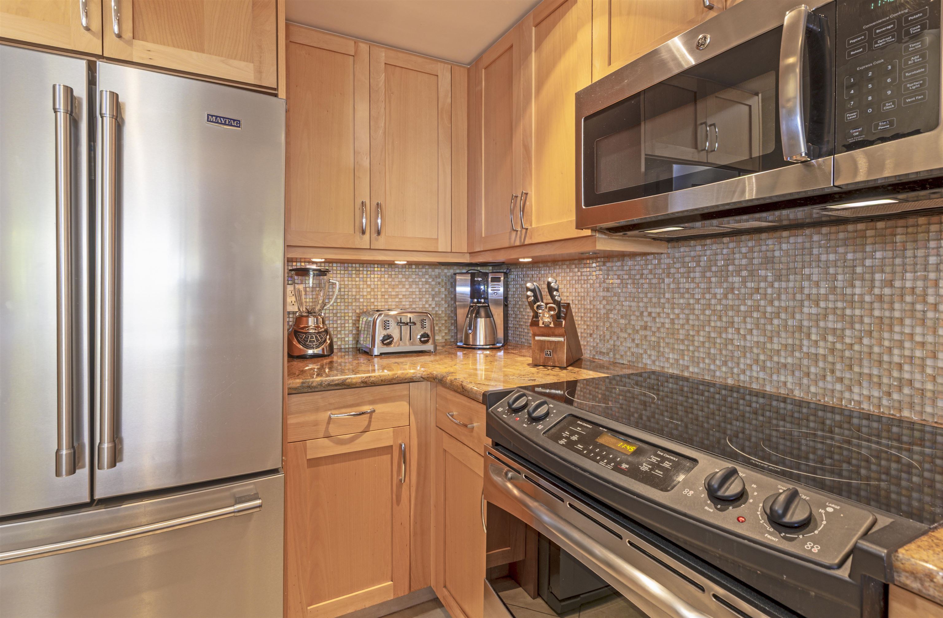 Whaler II condo # 162, Lahaina, Hawaii - photo 15 of 42