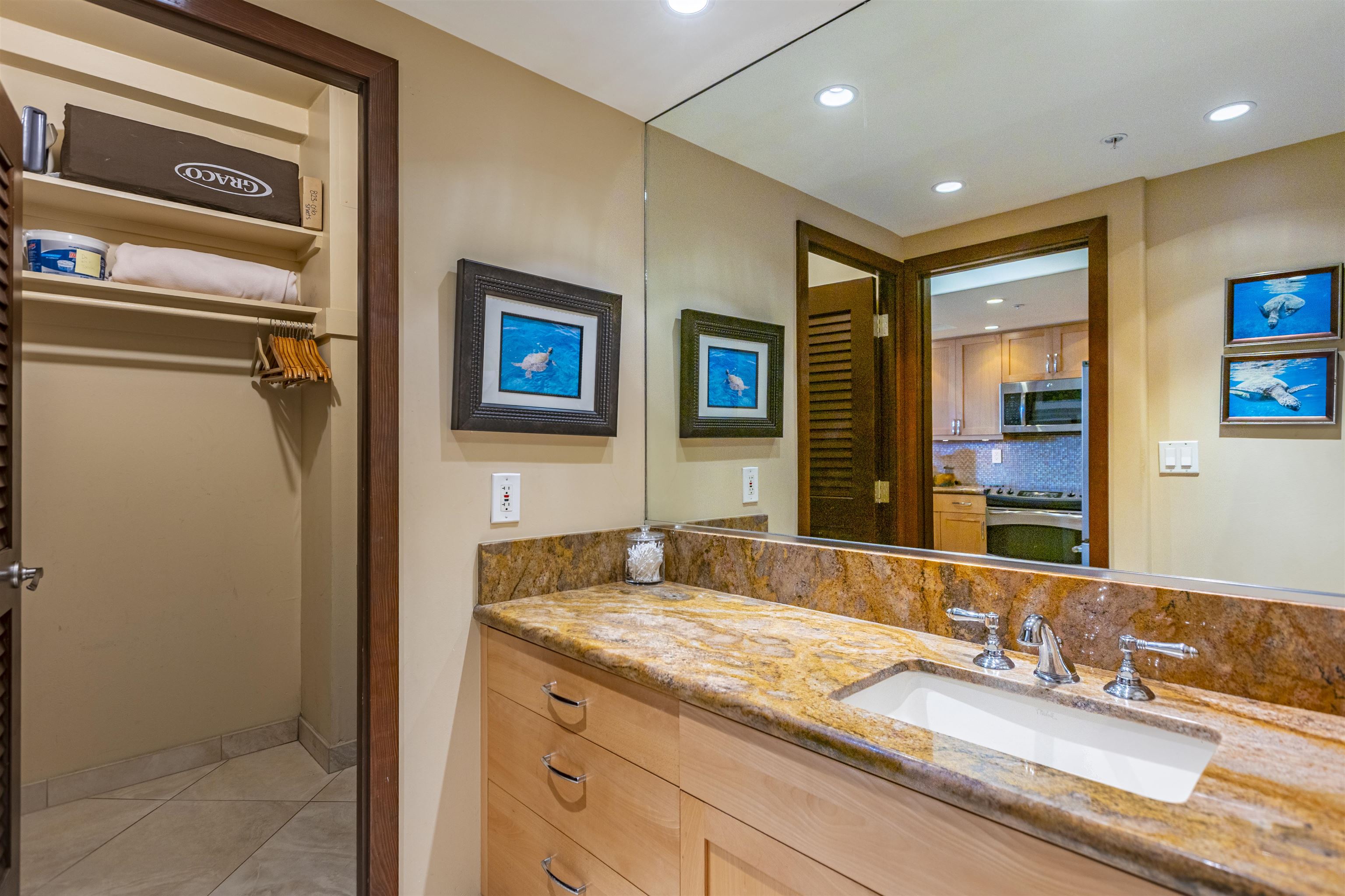 Whaler II condo # 162, Lahaina, Hawaii - photo 19 of 42