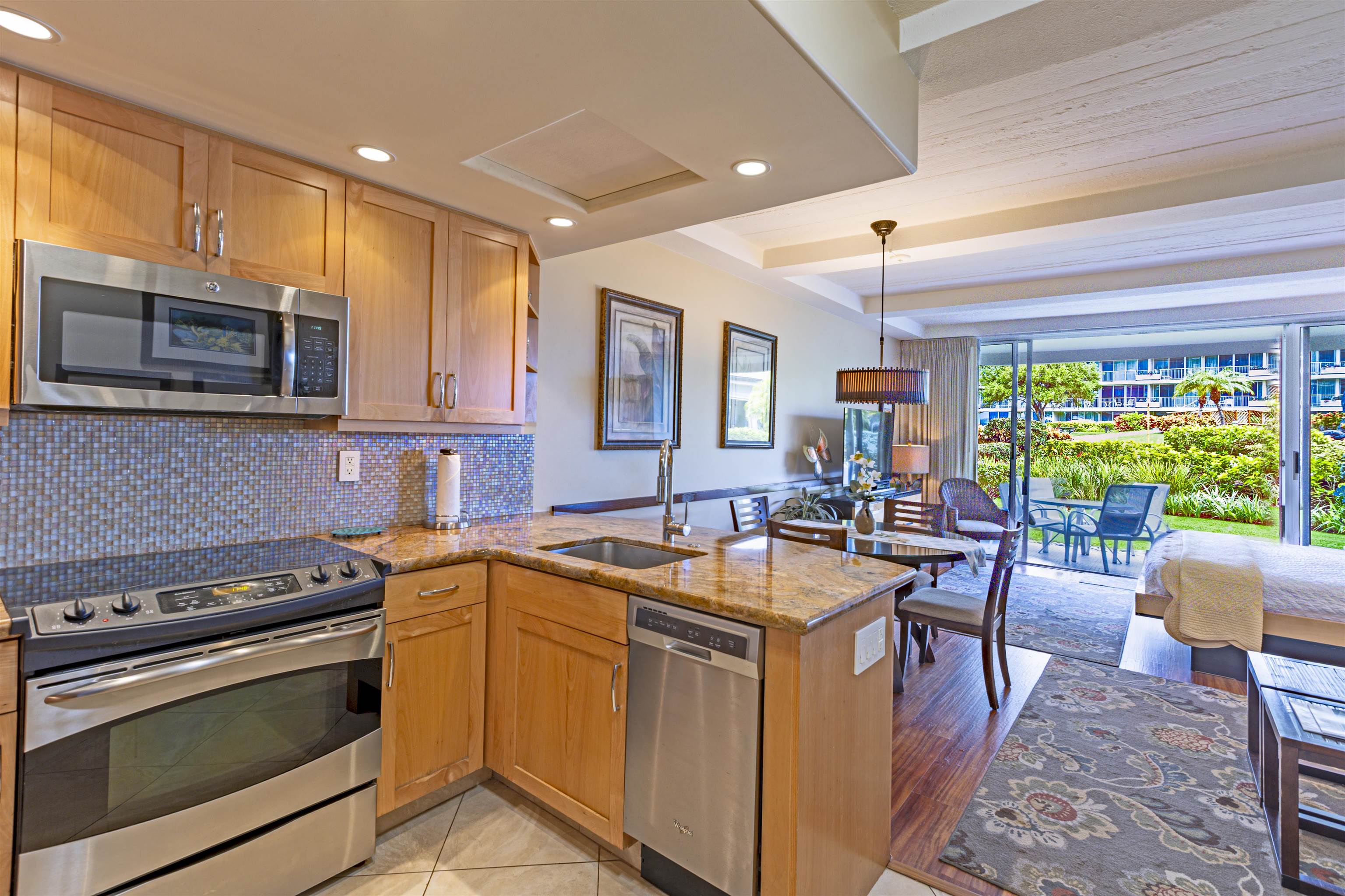 Whaler II condo # 162, Lahaina, Hawaii - photo 4 of 42